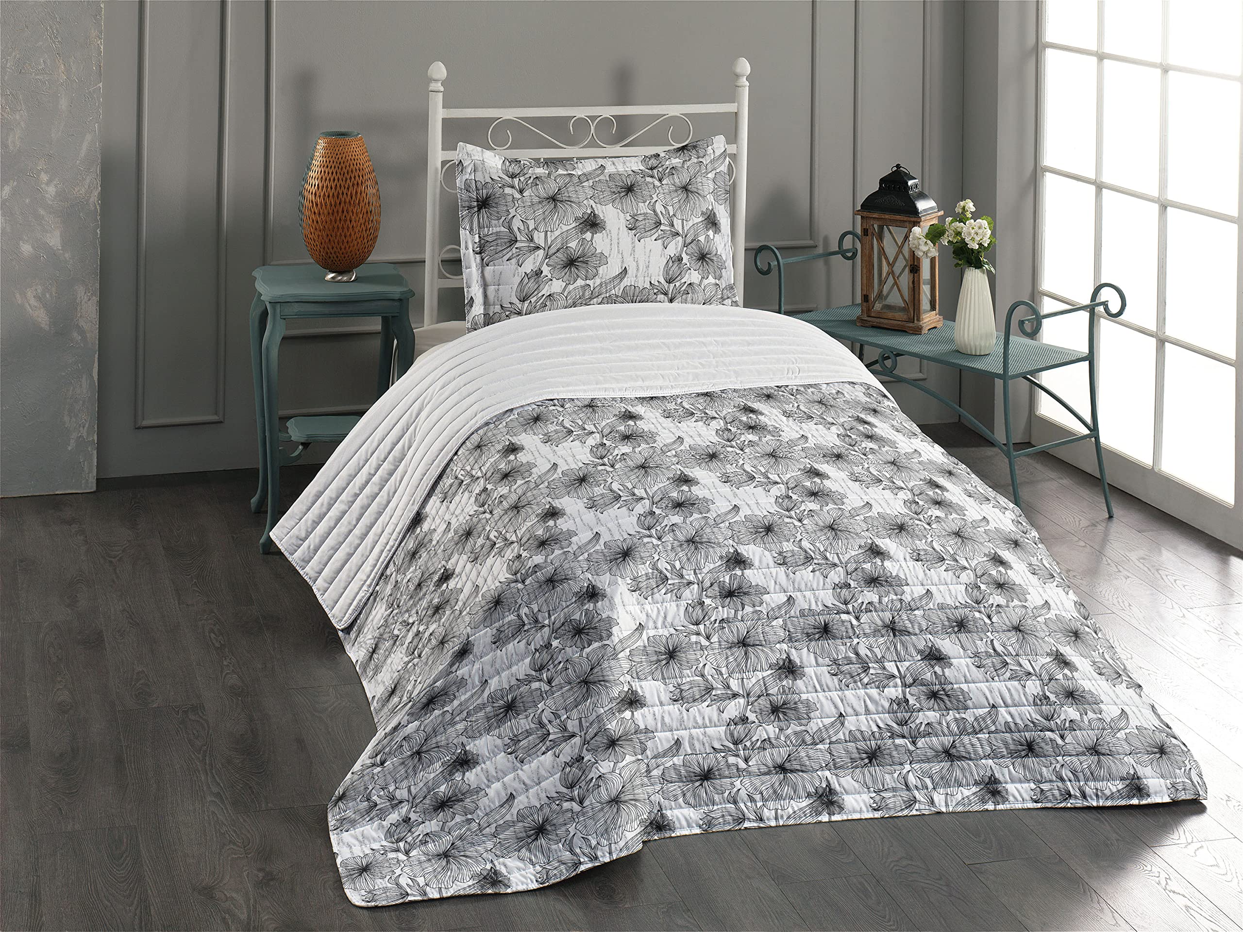 Ambesonne Floral Microfiber Bedspread Set - Black & White Hand-Drawn Wild Spring Flowers Design, Soft Twin Size Bedding with Pillow Sham & Comforter | Perfect for Spring Bedroom Decor, Guest Room Makeover, and Bohemian Style Home