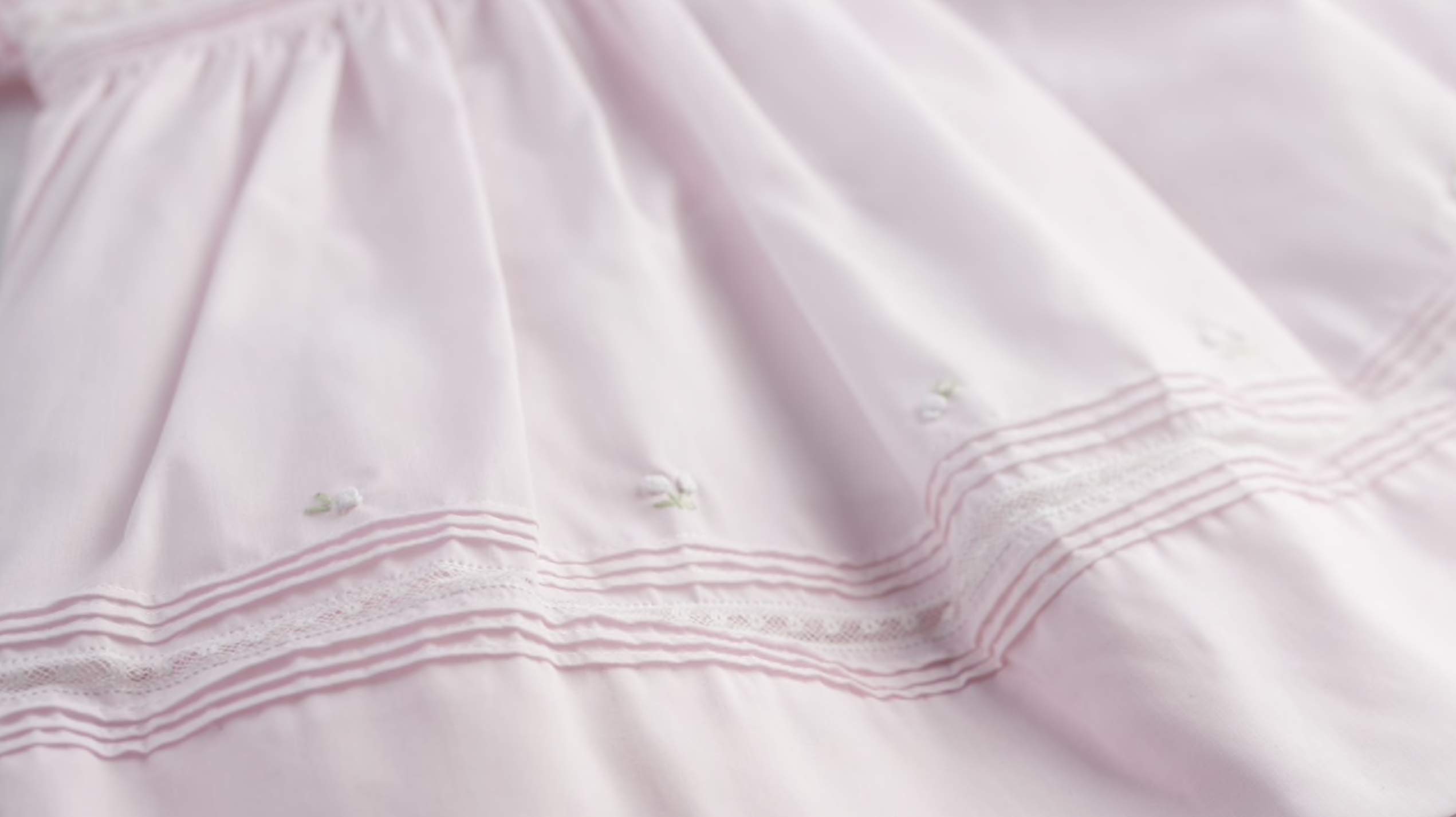 Vintage Pink Lace Trim Baby Girl Dress for 3M 6M 9M - Cute Outfit for Photos, Parties & Special Occasions