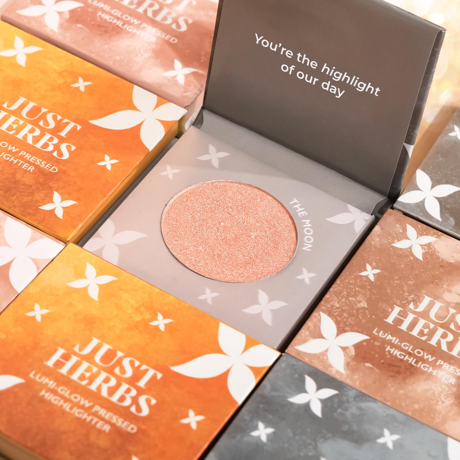 Just Herbs Lumi Glow Pressed Highlighter - Shea Butter & Vitamin C Face Makeup - 3.5g (The Stars) - Natural Radiance for Cheekbones, Nose & Décolletage - Perfect for Day & Night Glow