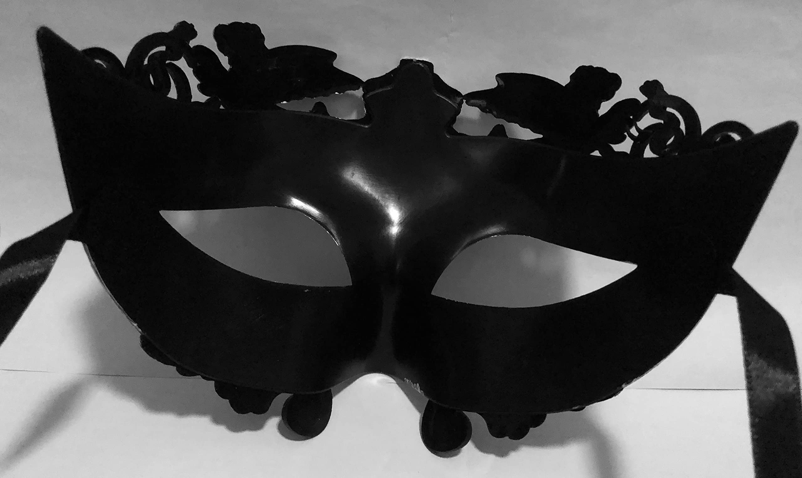Elegant Sheliky Men's Venetian Masquerade Mask - Vintage Carnival Costume Mask for Halloween, Cosplay & Mardi Gras Parties - Perfect for Costume Balls, Themed Events & Masquerade Nights