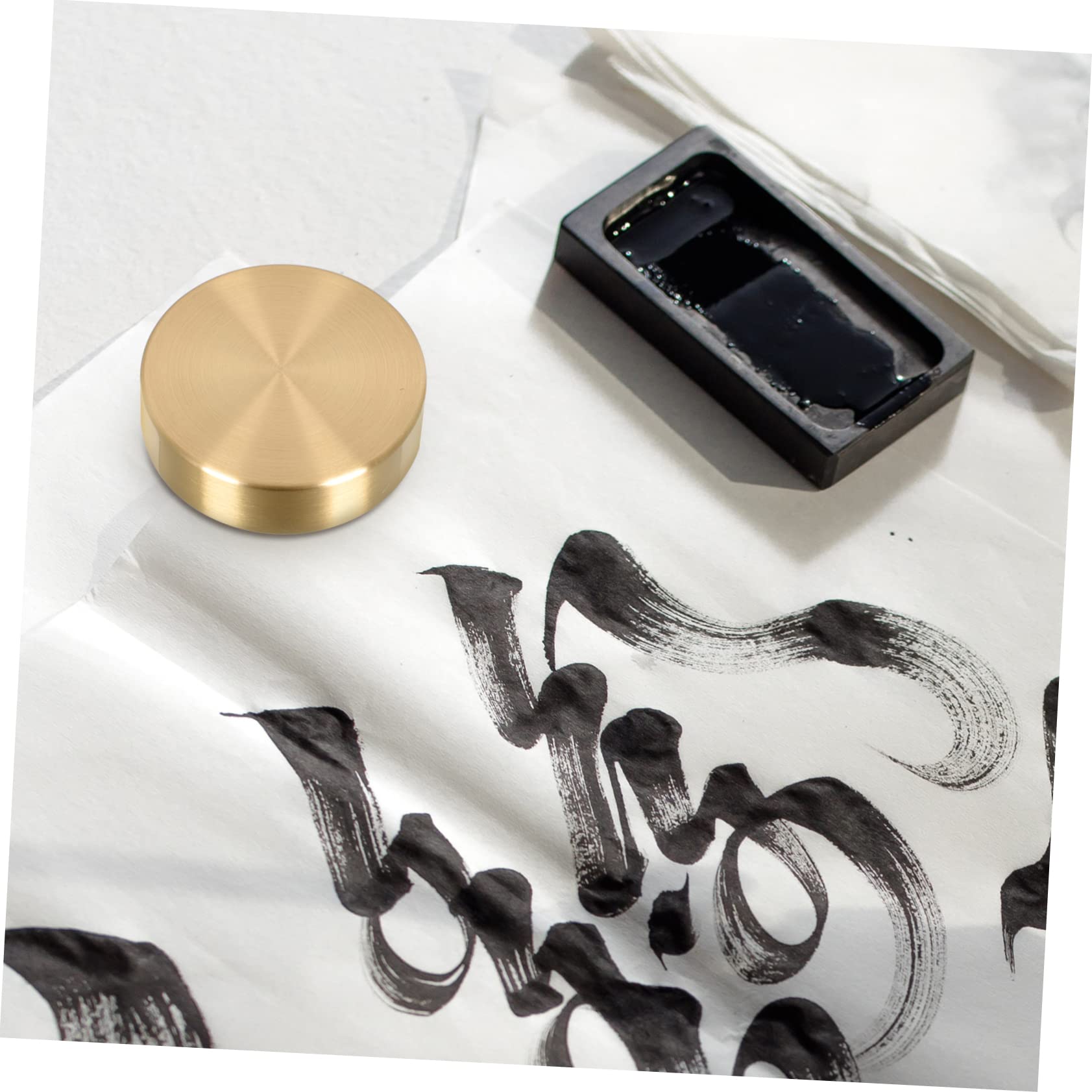 Balacoo Solid Brass Paperweight - Round Desk Decor with Chinese Calligraphy Design - Elegant Office Paperweight for Documents & Calligraphy - Perfect for Home Office, Study Room & Gift Giving