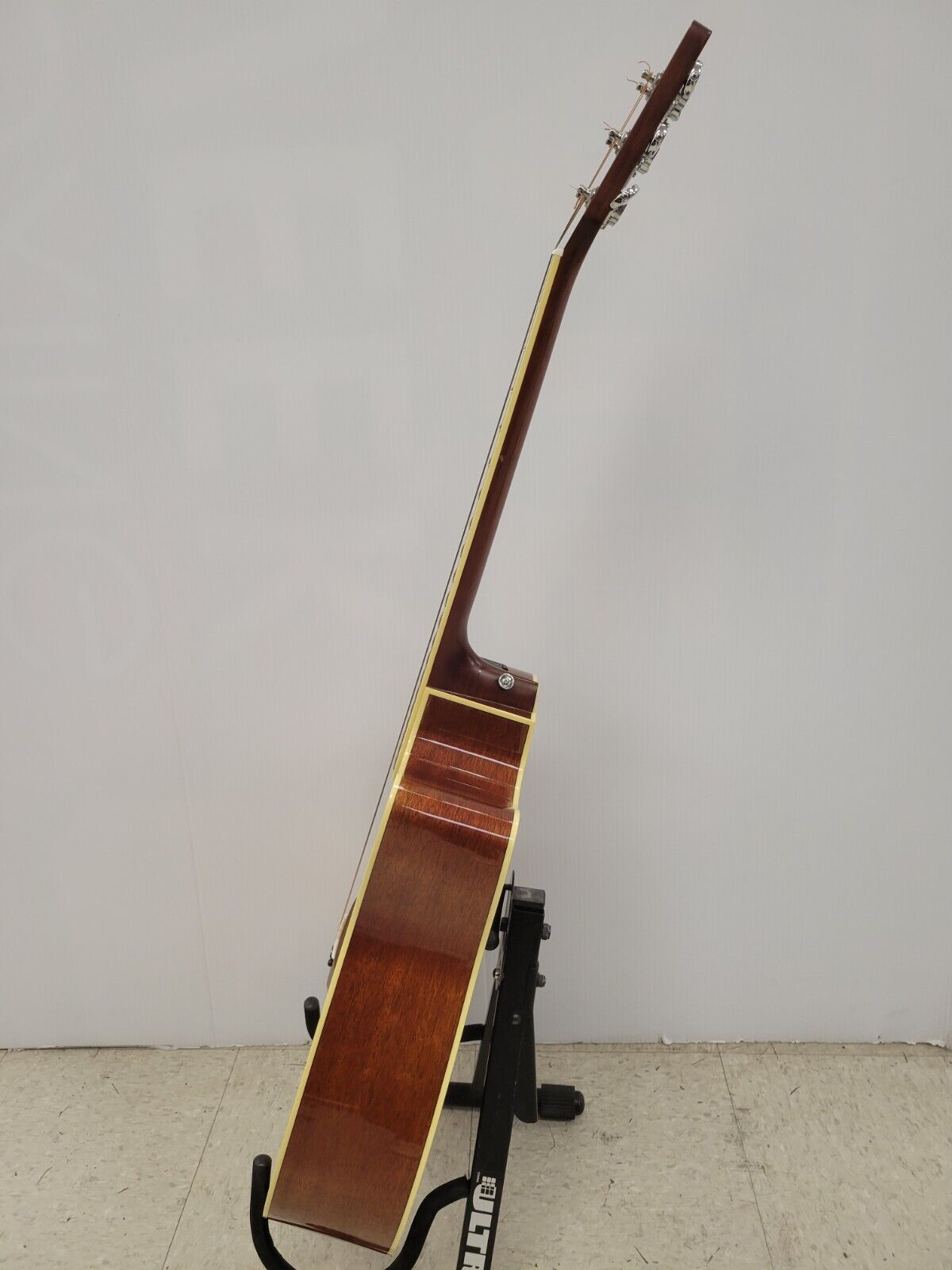 Yamaha FGX820C Acoustic Electric Guitar with Cutaway - Natural Finish for Stage Performance & Home Practice