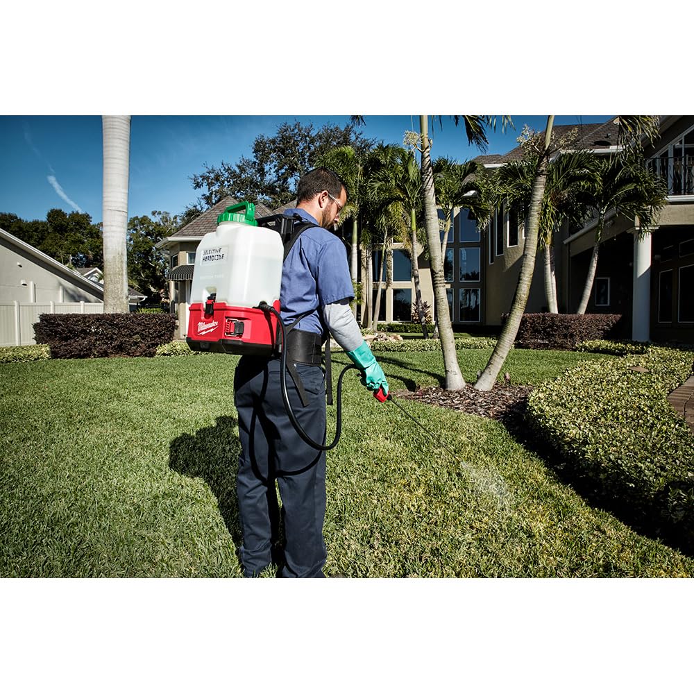 Milwaukee 18-Inch Short Sprayer Wand 49-16-2729 - Heavy Duty Pressure Washer Extension for Tight Spaces & Hard-to-Reach Areas