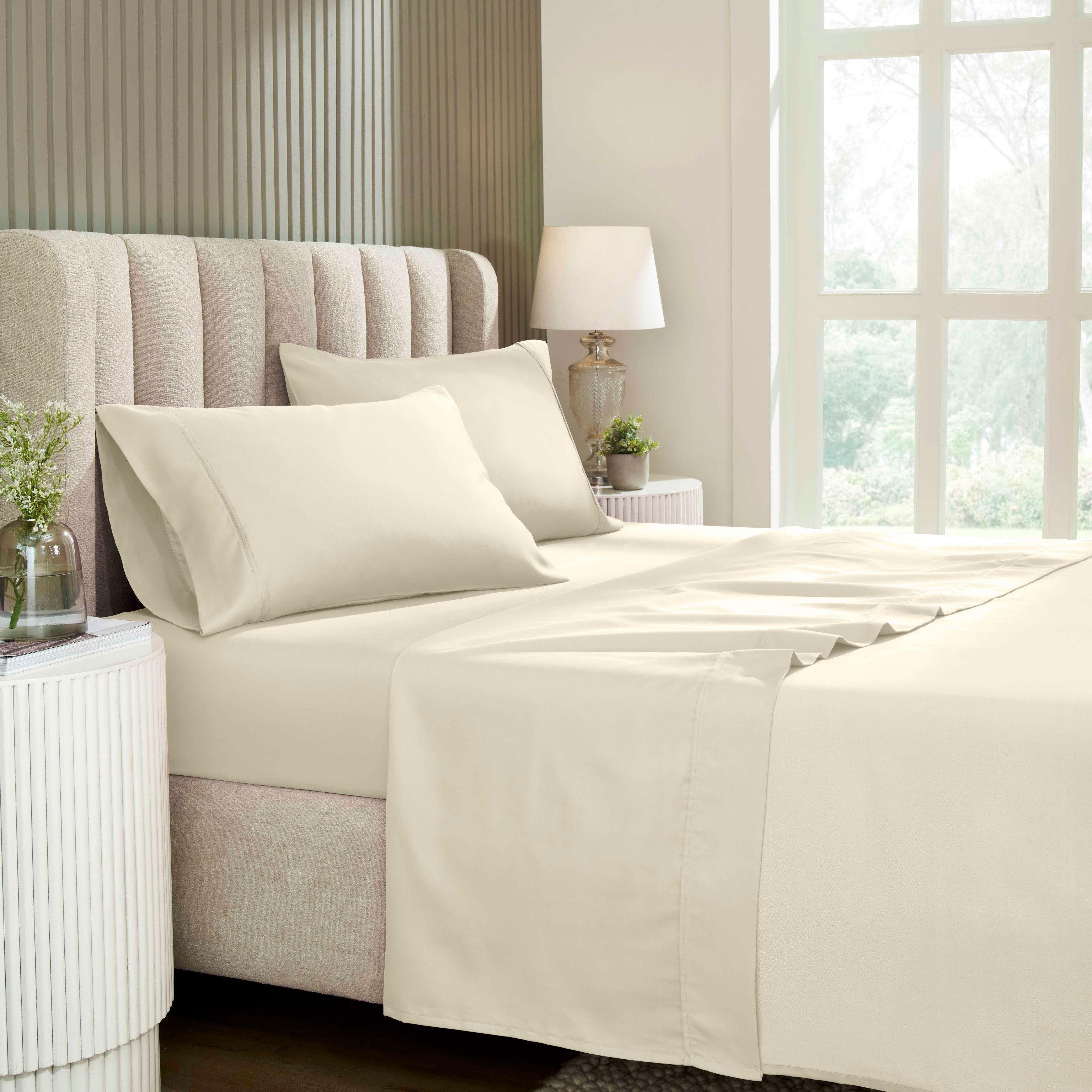 1200 Thread Count Cotton Rich Solid Deep Pocket Bed Sheet Set - Queen Size, Ultra Soft & Breathable - Perfect for Luxury Hotels, Guest Rooms & Master Bedrooms