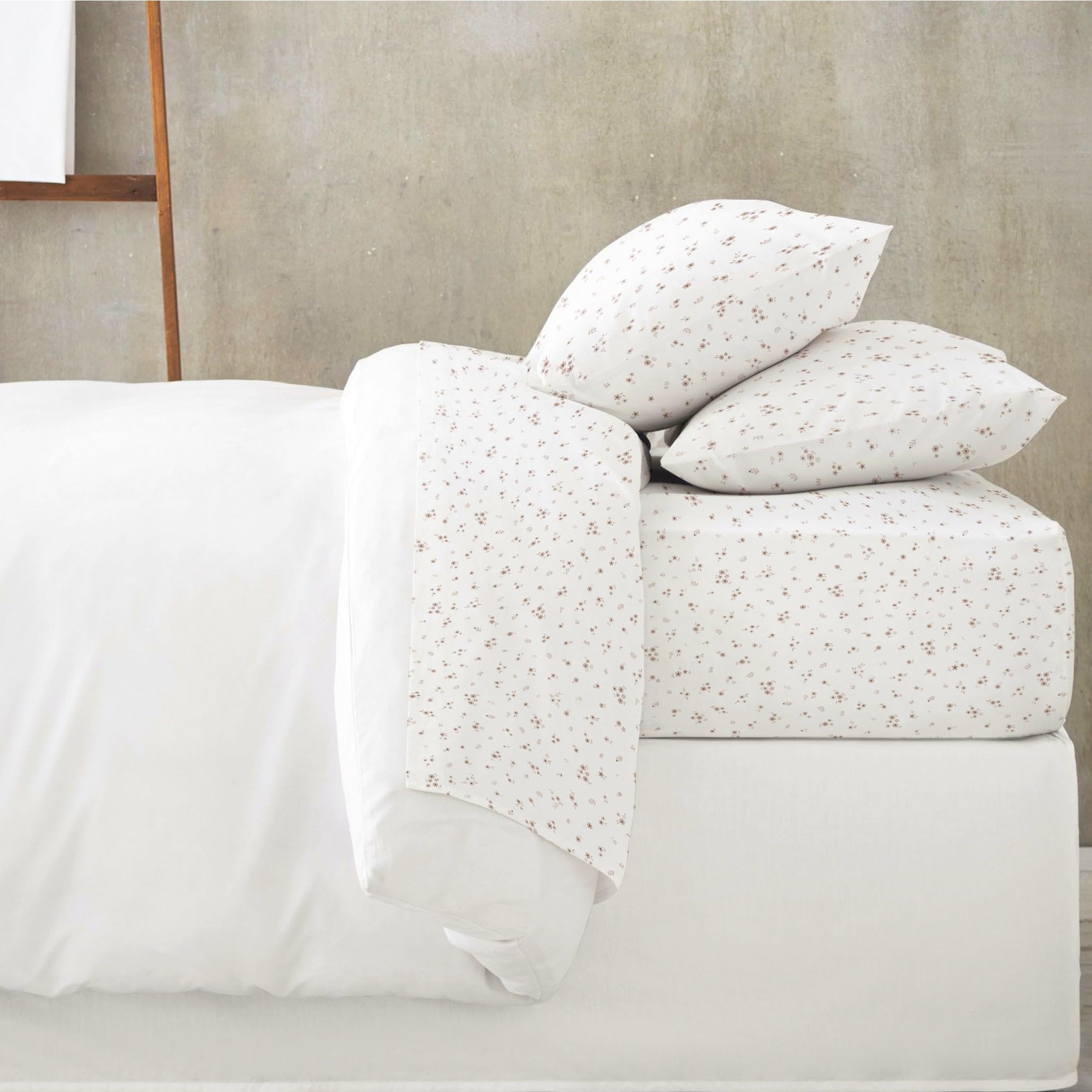 GOTS Certified Organic Cotton Queen Sheet Set - Ultra Soft, Breathable, Non-Toxic Ditsy Floral Design in Peach (Queen Size, Bloom) | Perfect for Eco-Conscious Homes, Guest Bedrooms & Allergy Sufferers