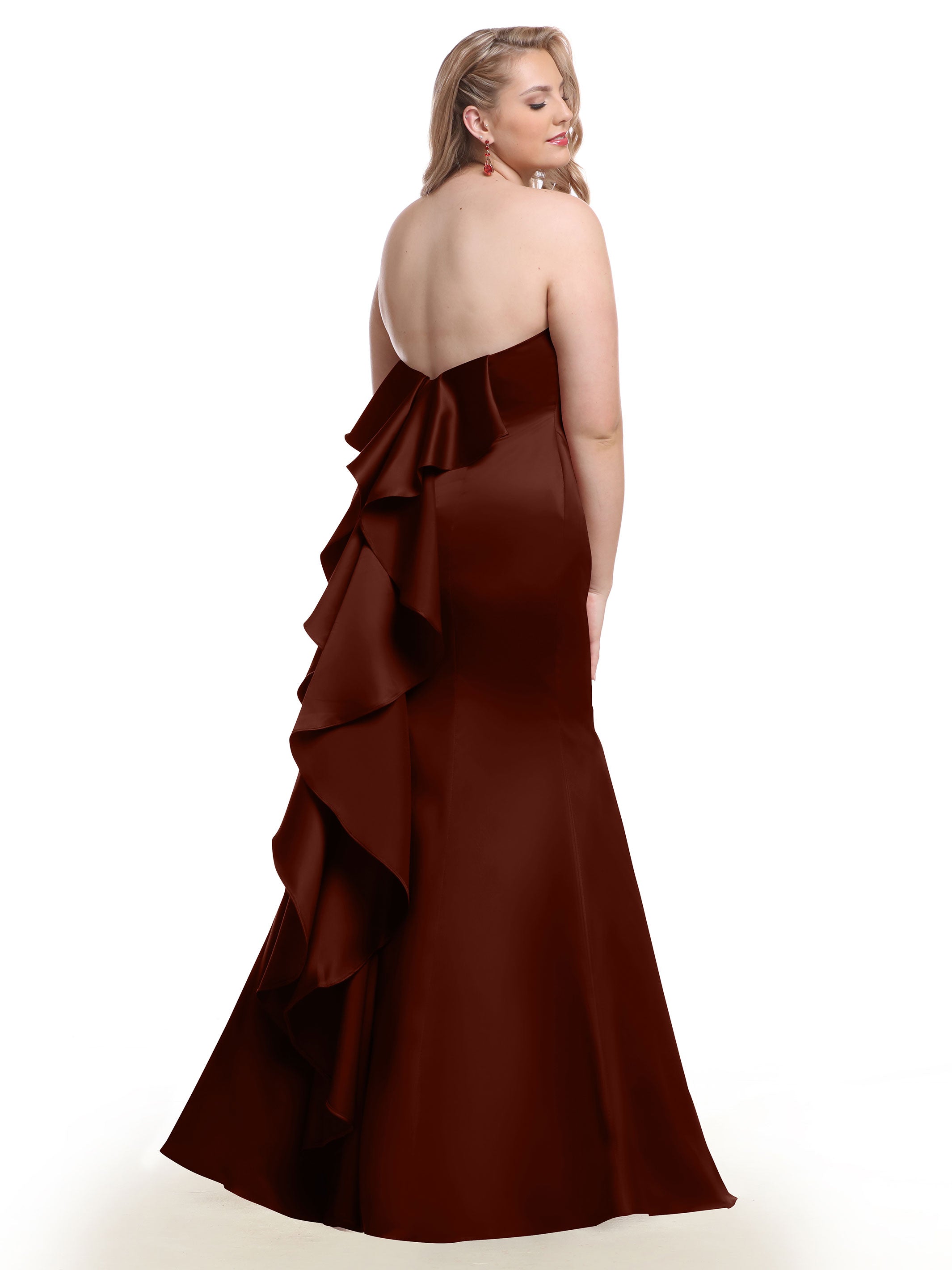Elegant Strapless Satin Fit and Flare Bridesmaid Dress with Sweetheart Neckline - Perfect for Weddings, Formal Events & Special Occasions