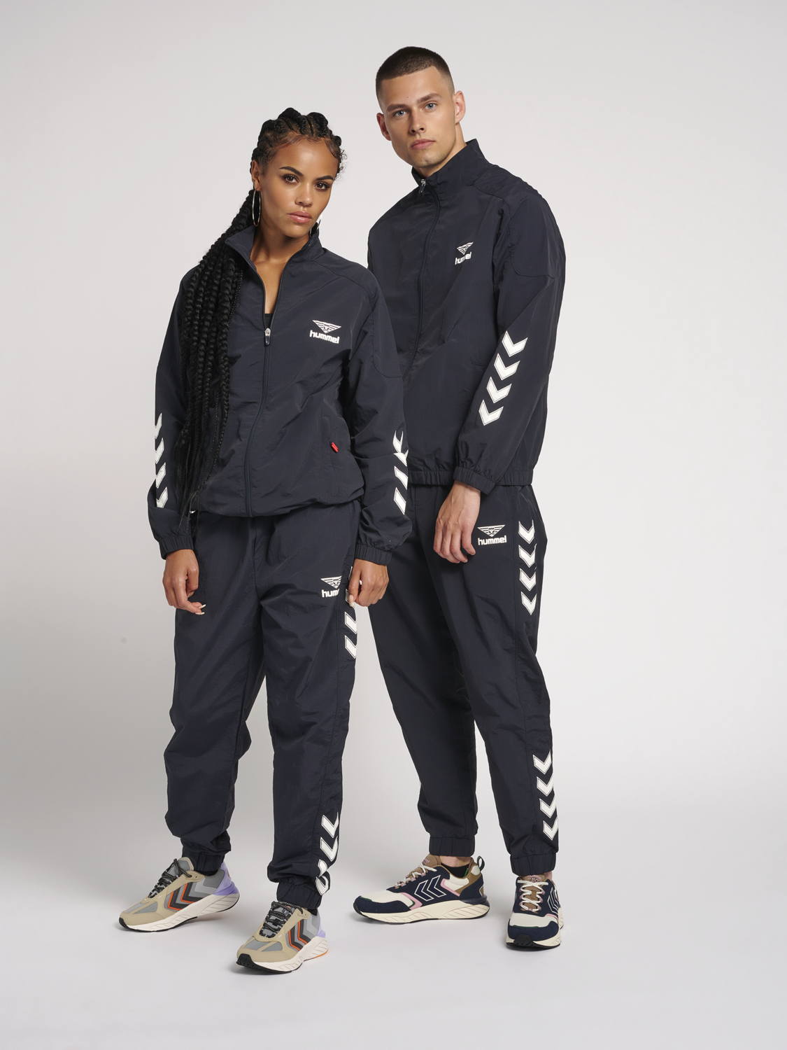 Hummel HMLNIKKI Women's Athletic Pants - Dark Navy Blue for Running, Yoga & Casual Wear
