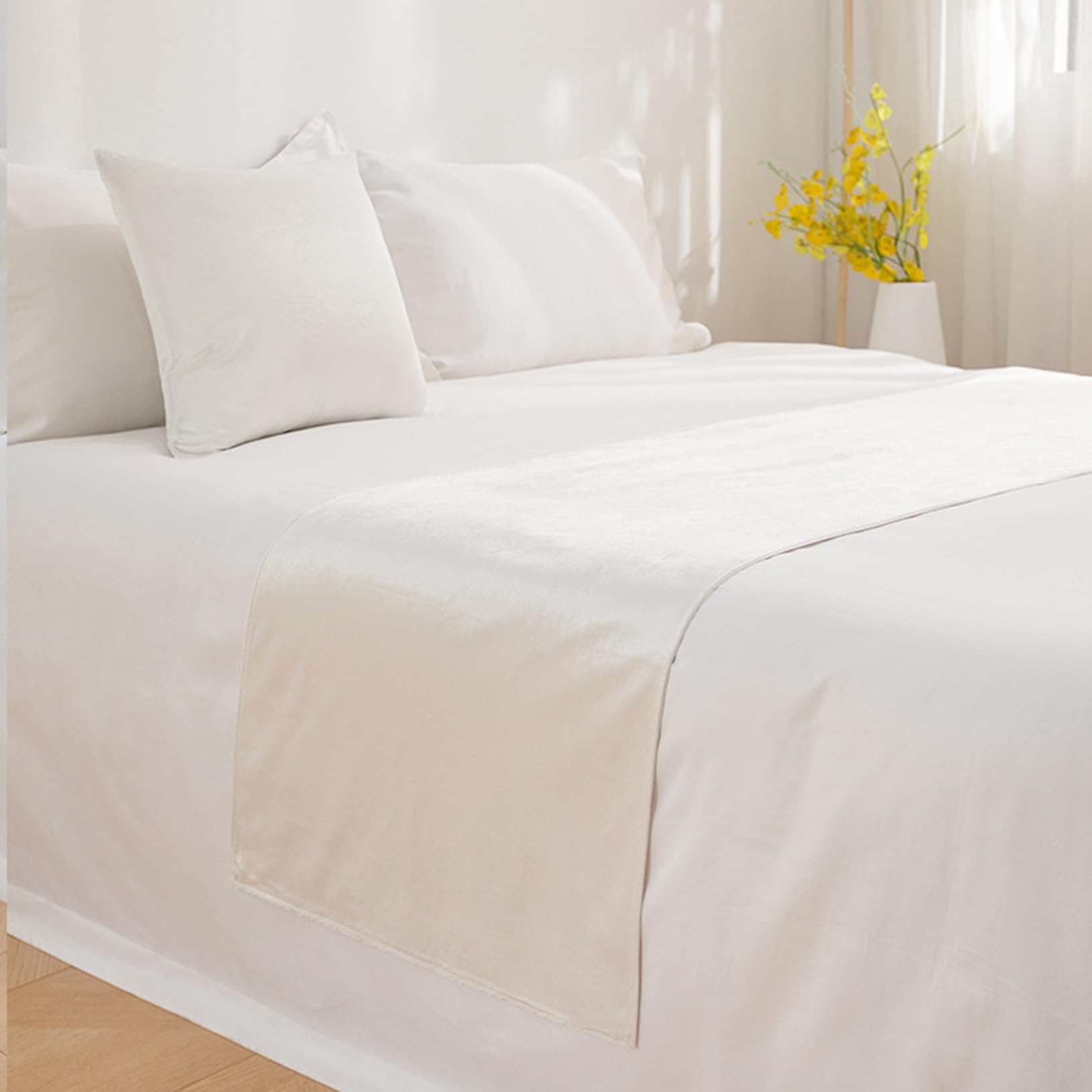Luxury Velvet Bed Runner - Double-Sided Bed Scarf & Bedspread Protector for Queen Size Beds (45x210cm, White) - Perfect for Hotels, Bedrooms & Home Decor