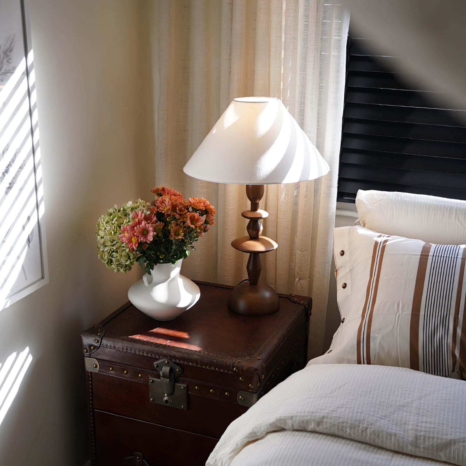 Handcrafted Wooden Table Lamp - Natural Wood Finish, Modern & Rustic Home Decor for Living Room, Bedroom, or Office - Perfect for Cozy Reading Nooks & Ambient Lighting