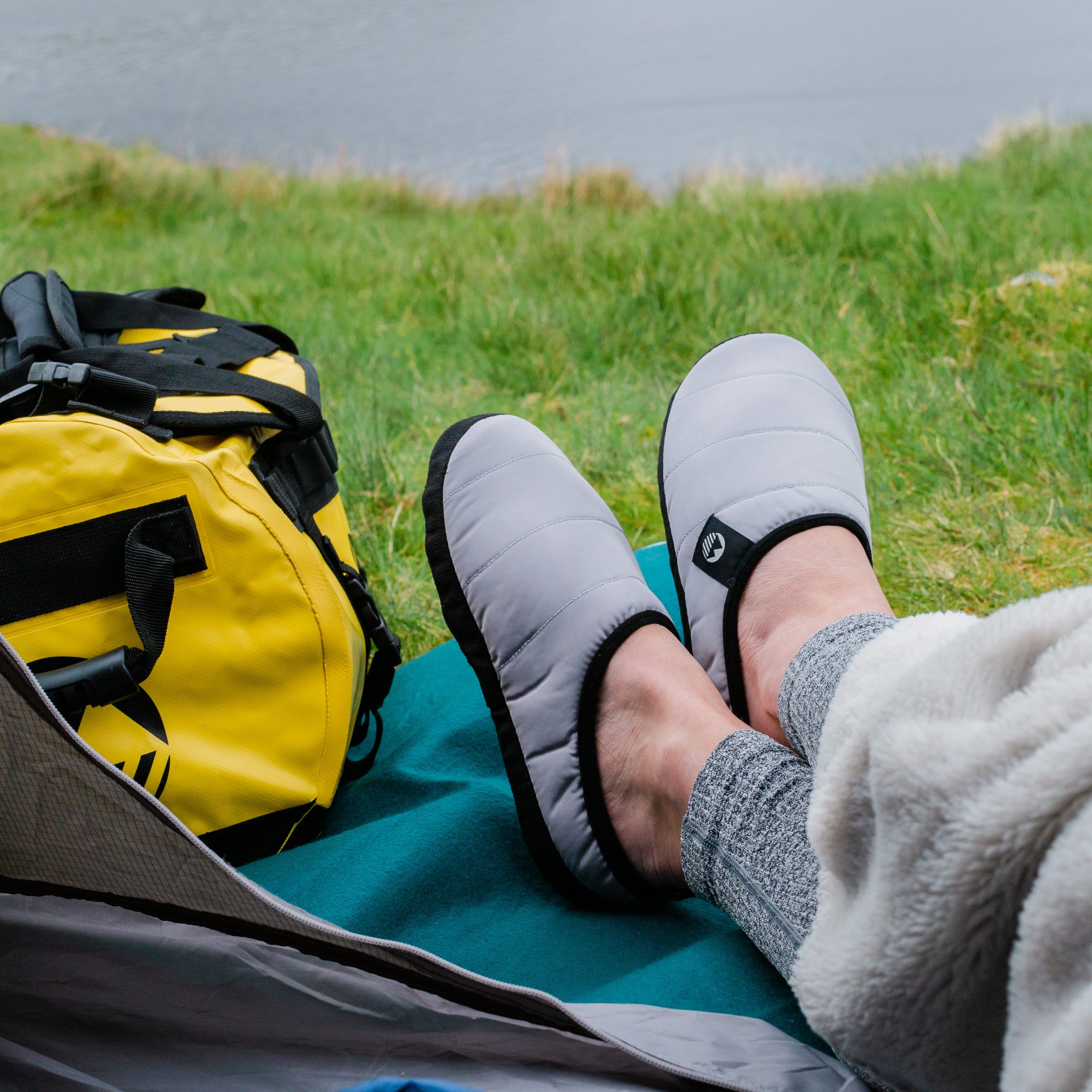 Men's Ultra Warm Tent Slippers - Cozy Winter Indoor/Outdoor House Shoes for Camping, Hiking & Home Comfort