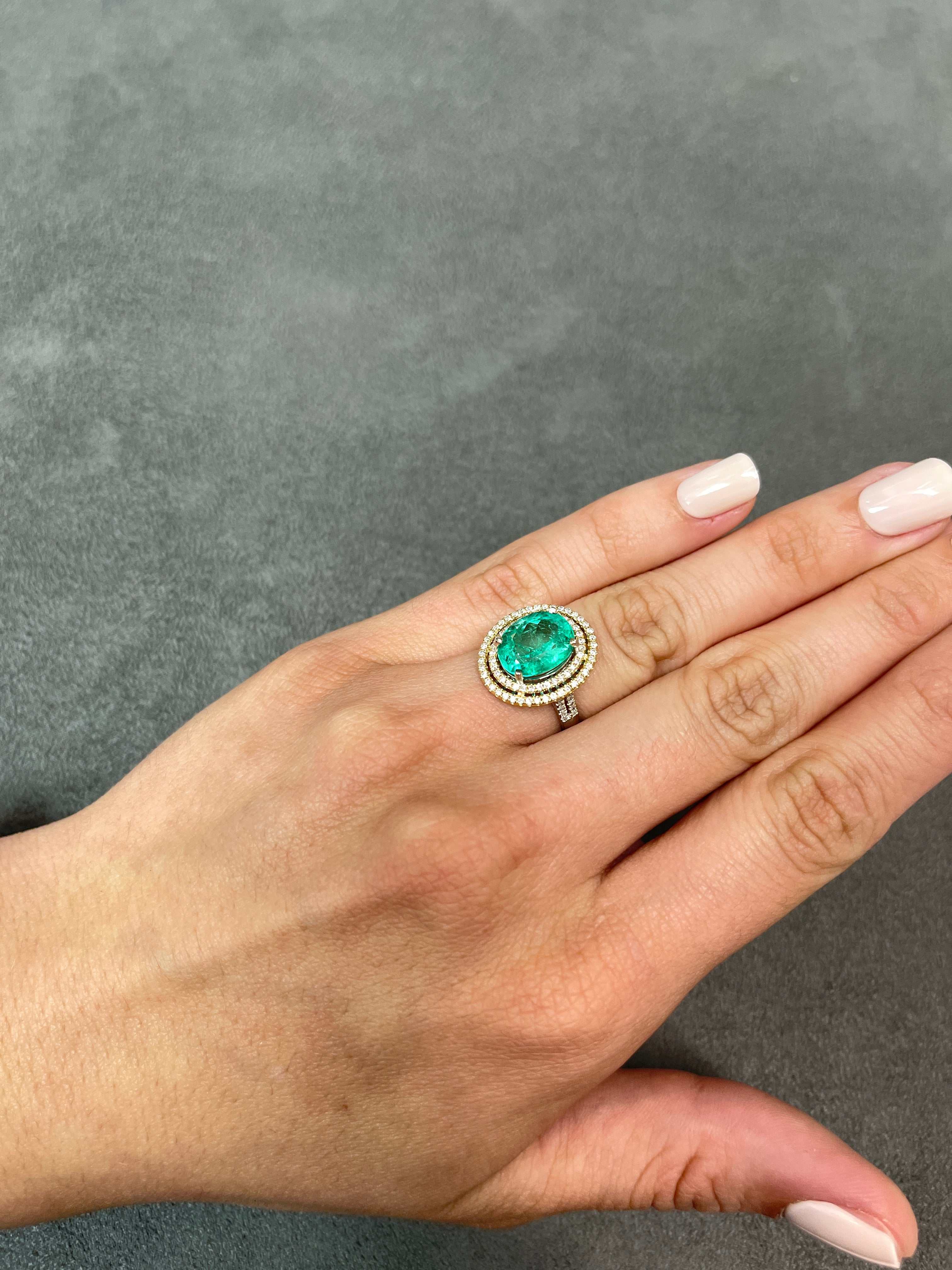 4.50tcw Natural Emerald Oval & Diamond Halo 18K Gold Statement Ring for Women | Elegant Wedding, Engagement & Anniversary Jewelry Gift