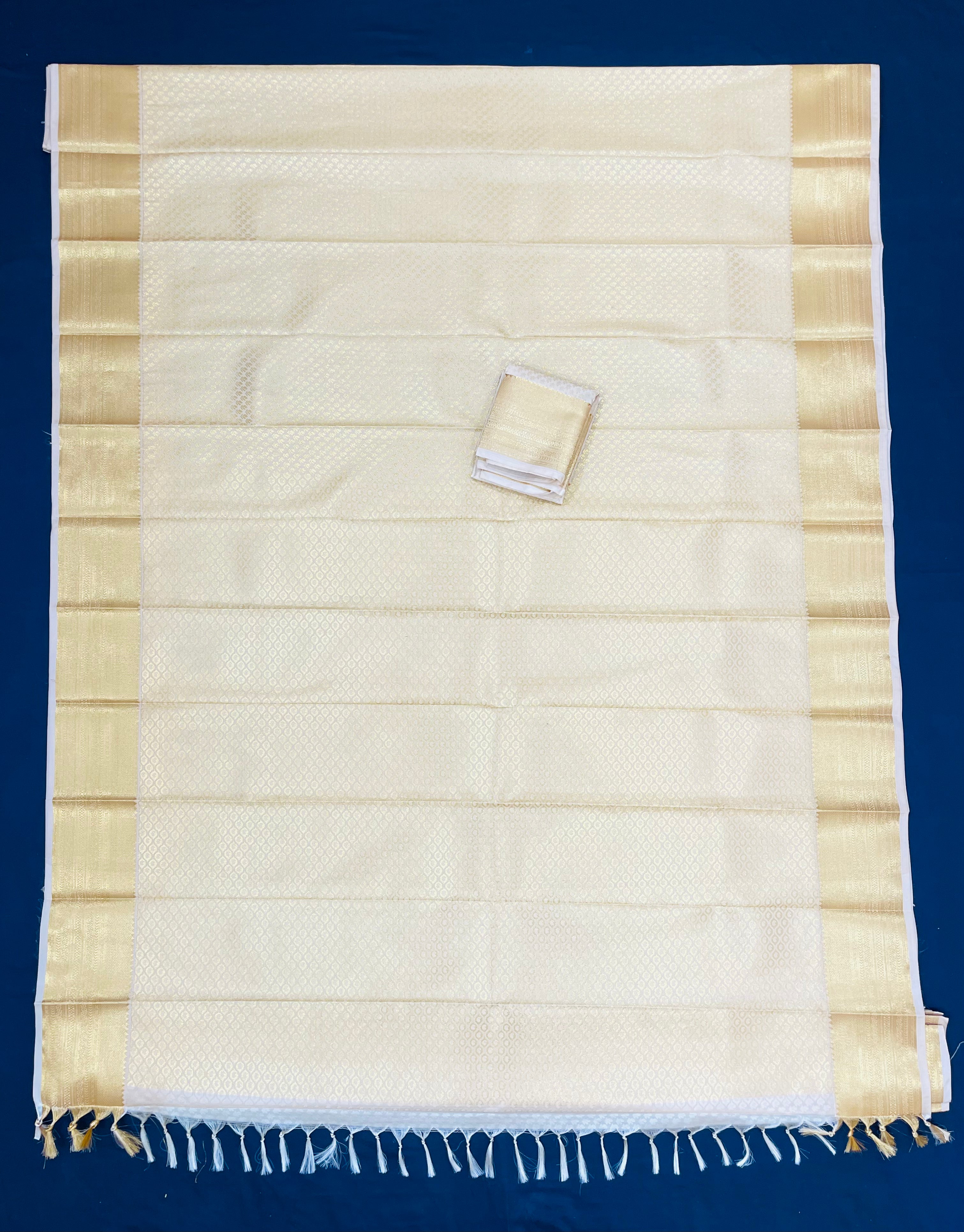 Elegant Golden Pure Silk Saree for Women - Perfect for Weddings, Parties & Special Occasions