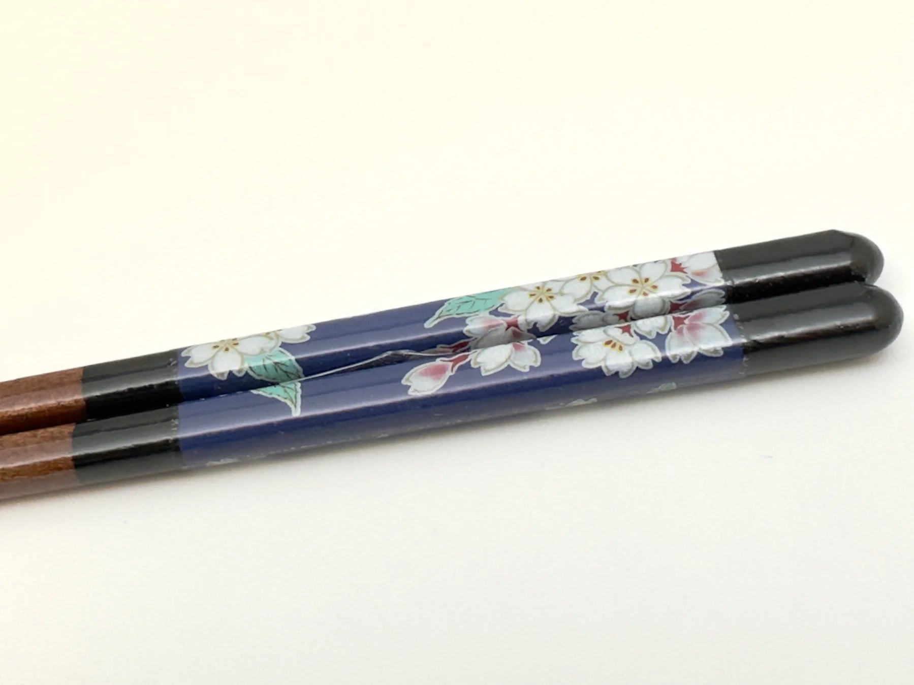 Premium Kutani Yaki & Wakasa Nuri Lacquerware Chopsticks - 23cm Cherry Blossom & Black Design - Elegant Japanese Dining Utensils for Sushi, Asian Cuisine & Home Decor