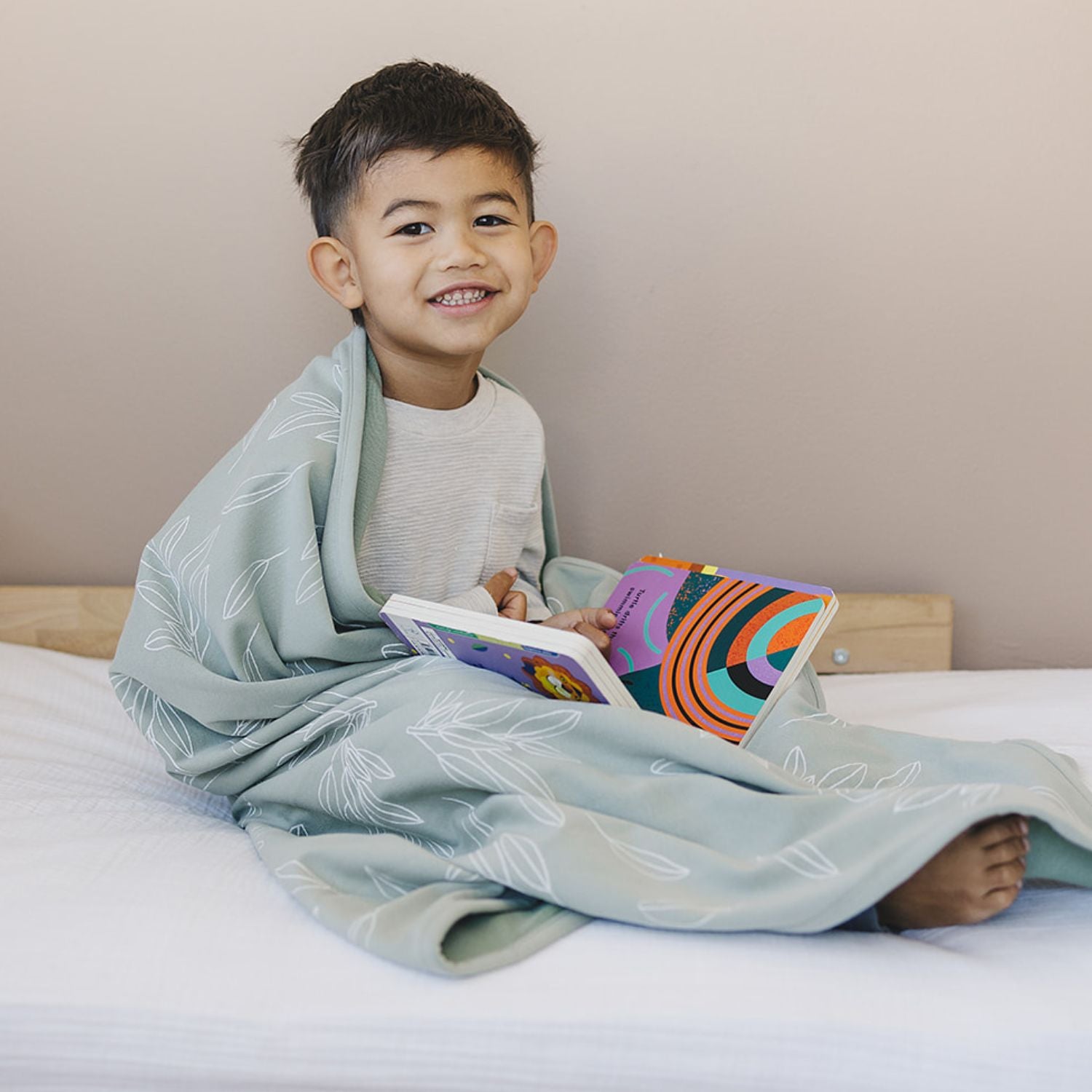 Premium 4 Season Toddler Blanket - Soft Merino Wool & Organic Cotton Baby Blanket 52.5
