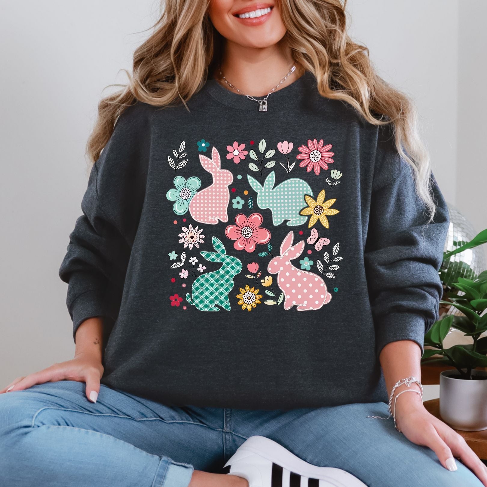 Bunnies and Flowers Print Sweatshirt for Women - Cute Bunny Floral Graphic Pullover Hoodie - Casual Spring Outfit, Cozy Loungewear, Gift for Her