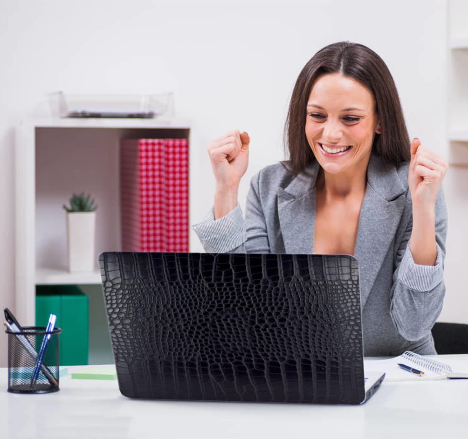 Premium Crocodile Skin PU Leather Hard Shell Case for MacBook Air 13-inch (2022-2018 M1 A2337 A2179 A1932) - Protective Cover with Keyboard Protector - Perfect for Work, Travel & Daily Use - Black Alligator Design