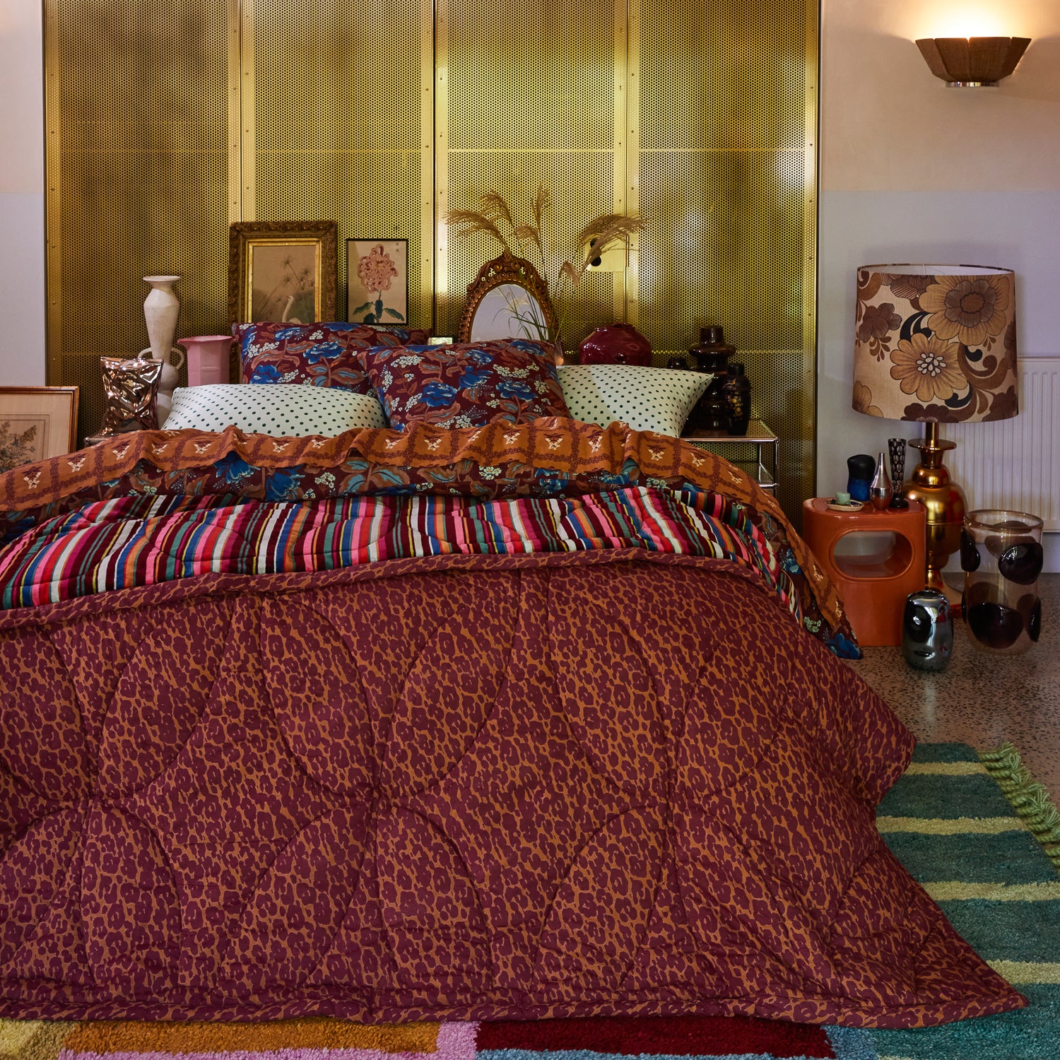 Luxury Corinne Velvet Bed Cover - Soft & Stylish Queen Size Bedspread for Cozy Bedroom Decor | Perfect for Master Bedroom, Guest Room & Hotel Stays