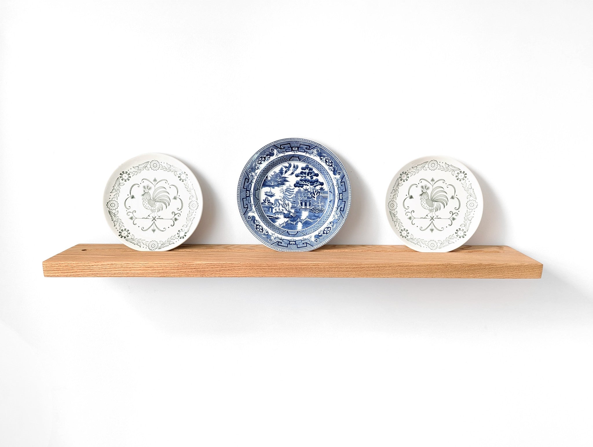 Oak Plate Display Shelf - Rustic Wooden Plate Holder for Kitchen, Dining Room, or Wall Decor | Perfect for Showcasing Plates, Collectibles & Decorative Dishes