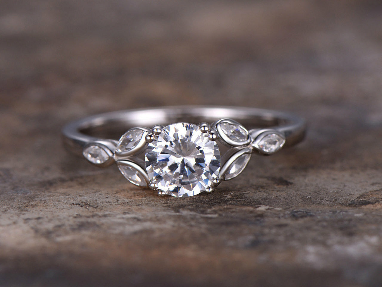 6.5mm Round Cut 1 Carat Solitaire Engagement Ring in 14K Gold - Perfect for Proposals, Anniversaries & Wedding Bands