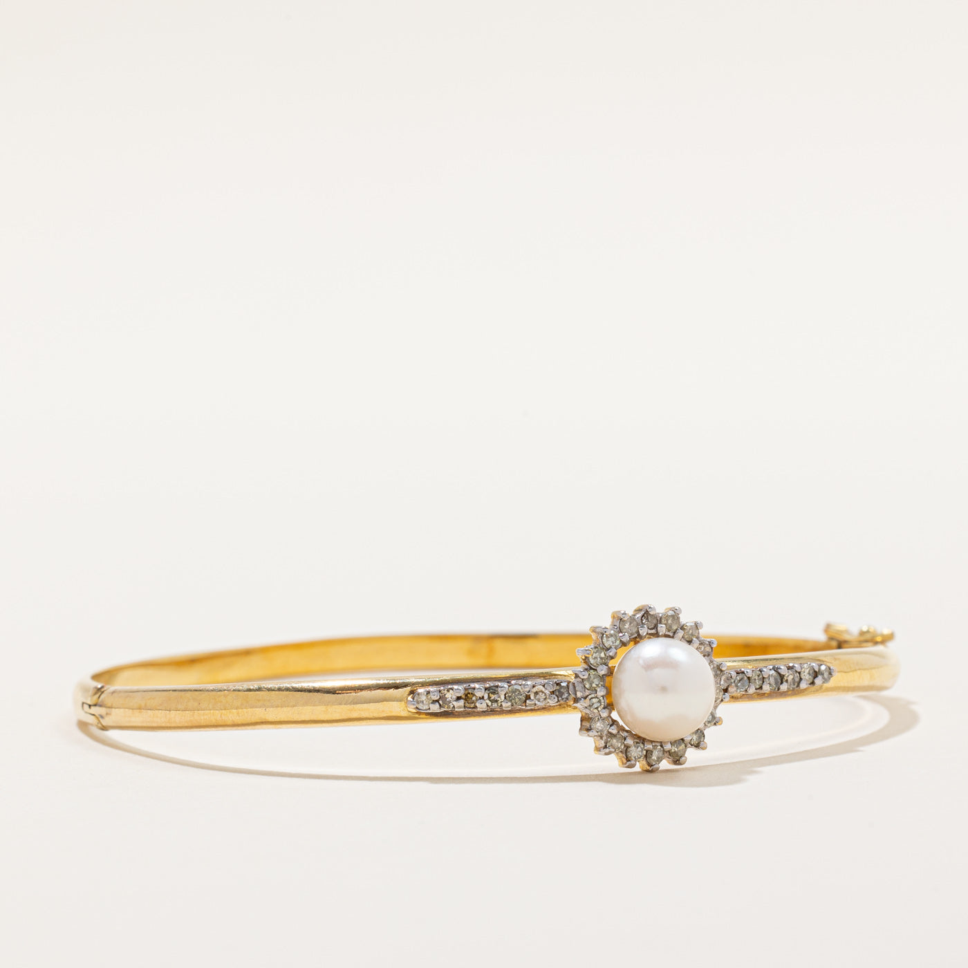 Pearl & Diamond Bracelet - 0.25ctw White Gold Jewelry for Women - 7.5 Inch Adjustable Wristband - Elegant Gift for Anniversary, Wedding & Special Occasions