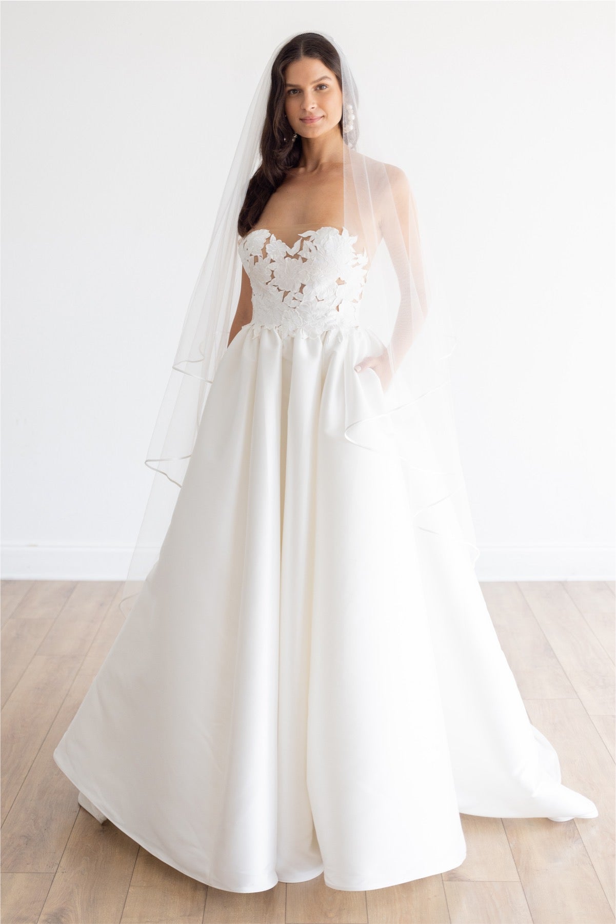 Wtoo by Watters Jordy Wedding Gown - Elegant Lace Bridal Dress for Romantic Ceremonies & Formal Events