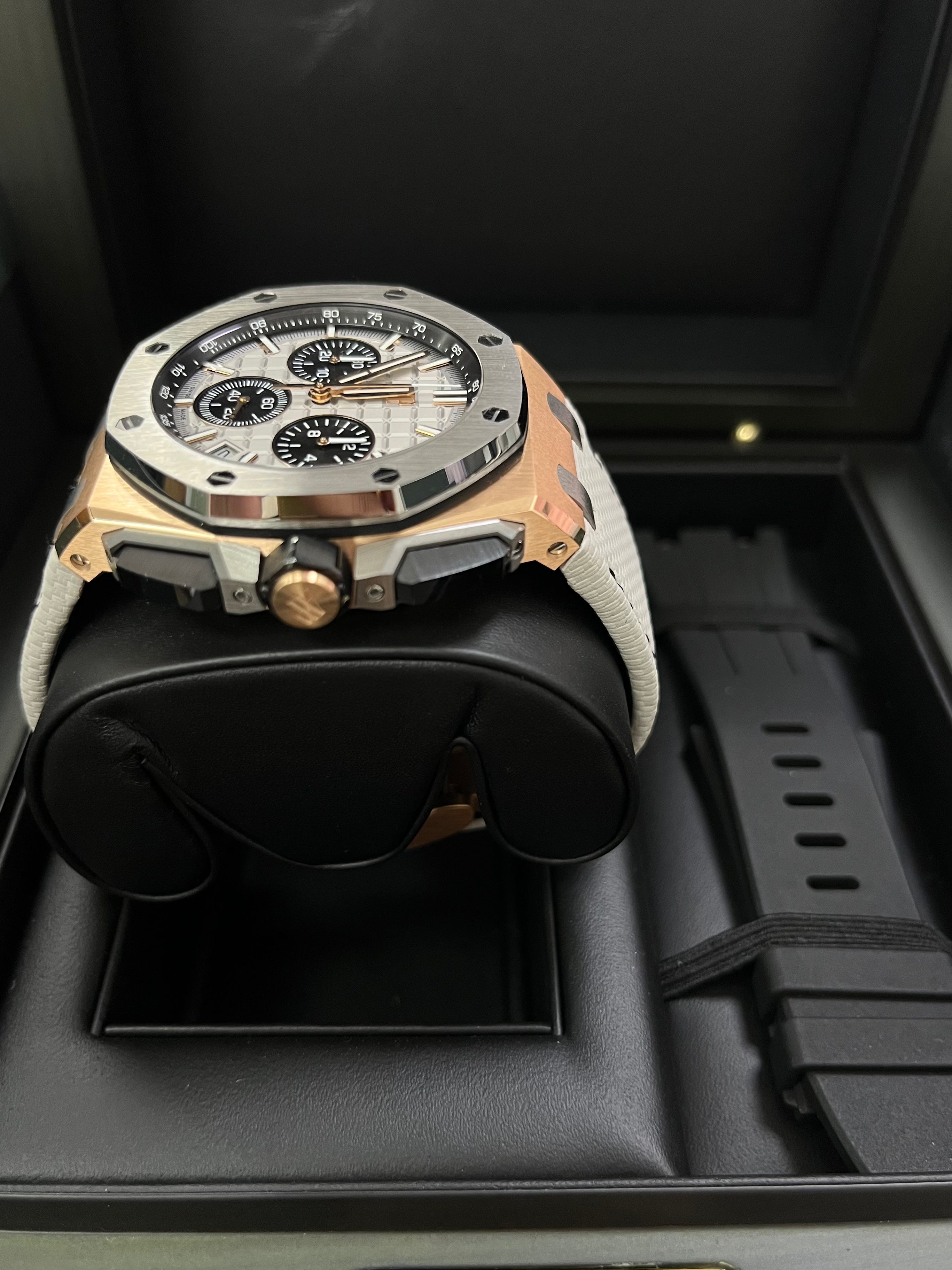Audemars Piguet Royal Oak Offshore Chronograph 43mm Men's Watch - 18k Rose Gold & Titanium Case, Grey Dial (Ref# 26420OI.OO.A015VE.01) - Luxury Sports Watch for Business, Events & Collectors