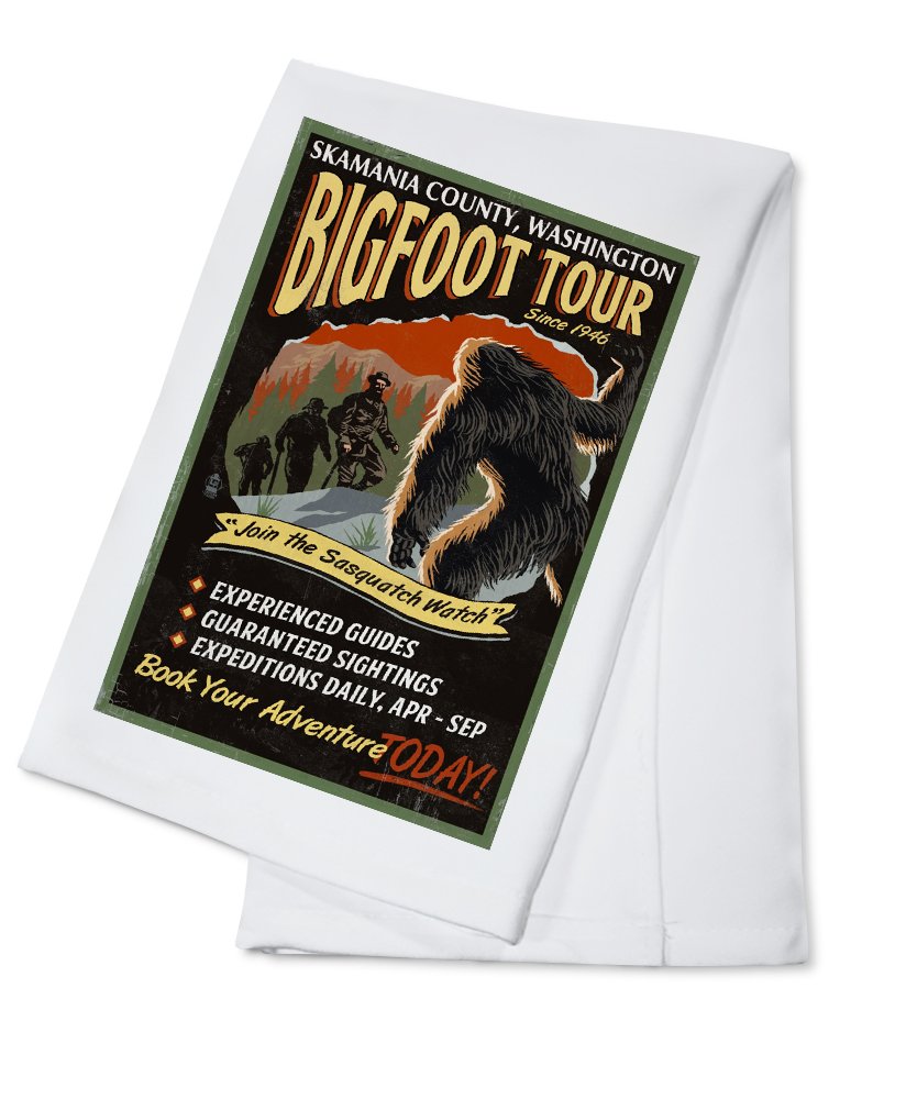**Washington Skamania County Bigfoot Tours Vintage Sign - 100% Cotton Tea Towel, Decorative Hand Towel for Kitchen & Home - Perfect for Camping, Gifts & Cabin Decor**