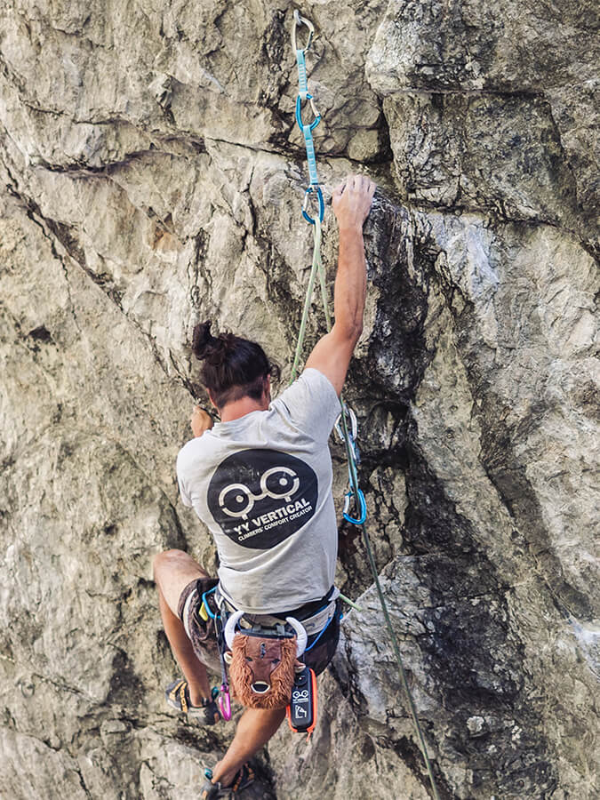YY Vertical Chalk Bag for Rock Climbing & Bouldering - Lightweight Chalk Holder with Belt Loop for Gym Training & Outdoor Sports