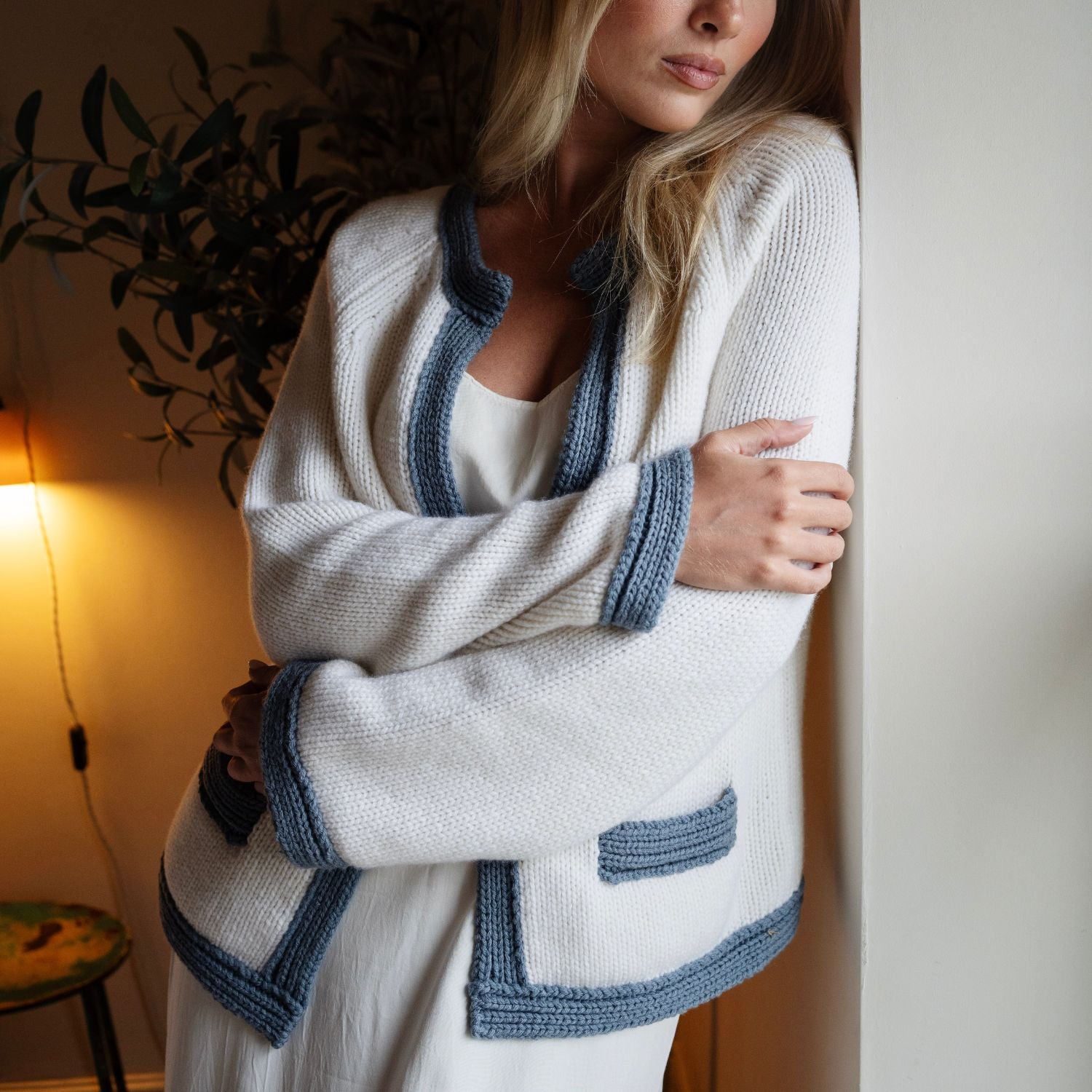 Women's Stylish Contrast Trim Jacket - Lightweight Outerwear for Casual & Office Wear - Perfect for Spring & Fall Seasons