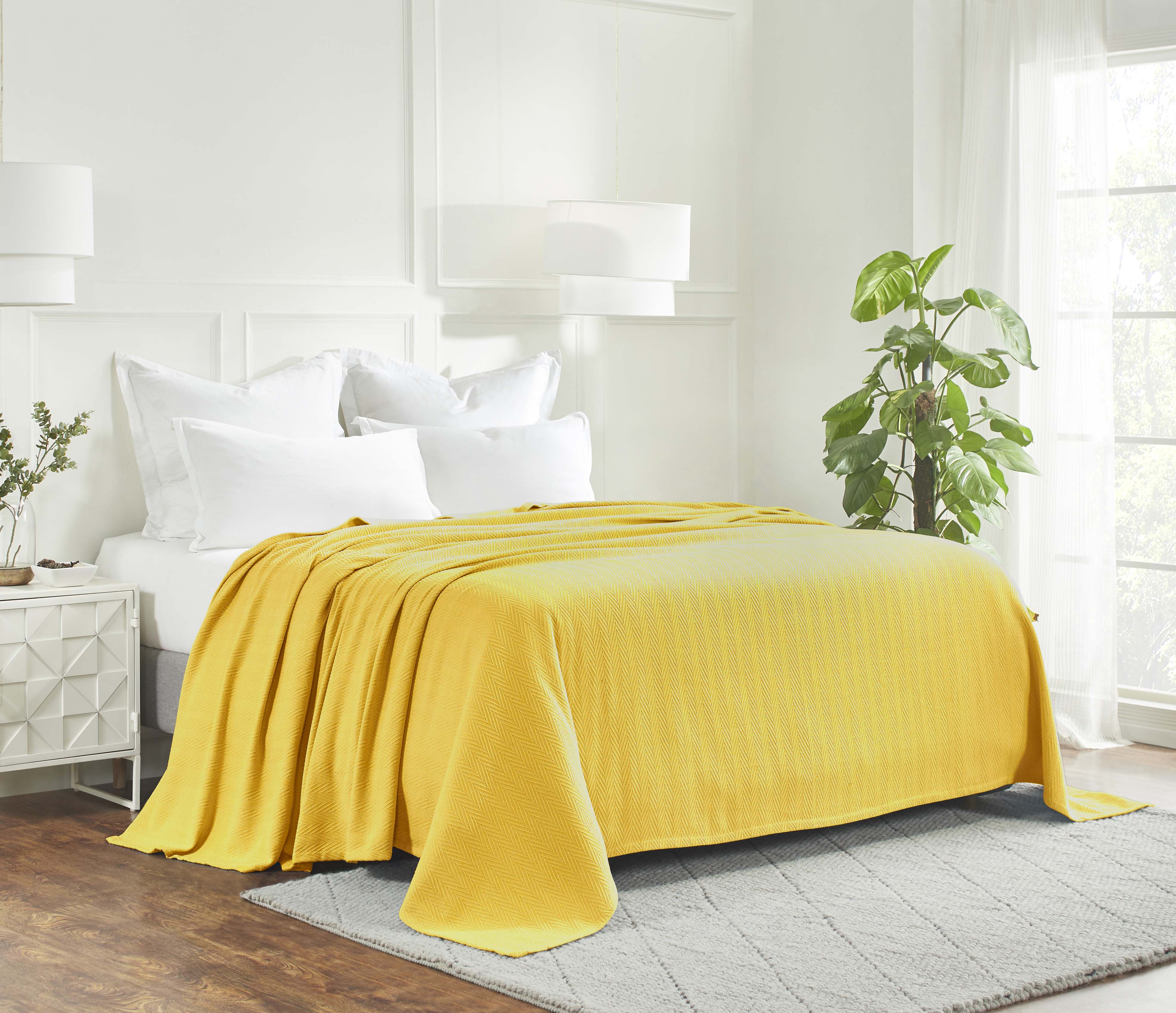 Soft All-Season Chevron Cotton Bed Blanket & Sofa Throw - Cozy Home Decor for Living Room, Bedroom, and Travel