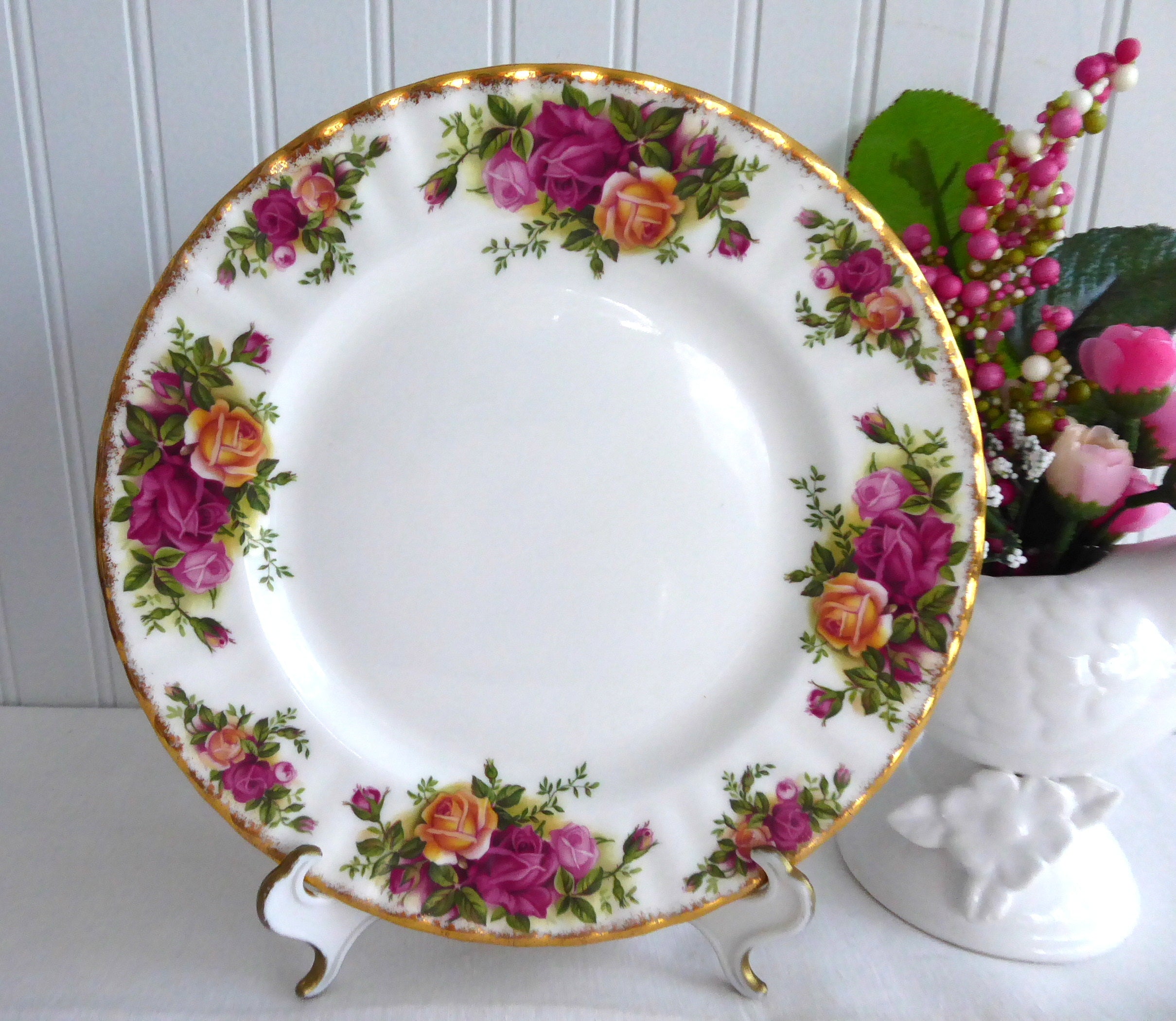 Royal Albert Old Country Roses Salad Plate - Made in England (1974-1992) | Vintage Floral Tea Plate for Afternoon Tea, Bridal Shower & Elegant Dining