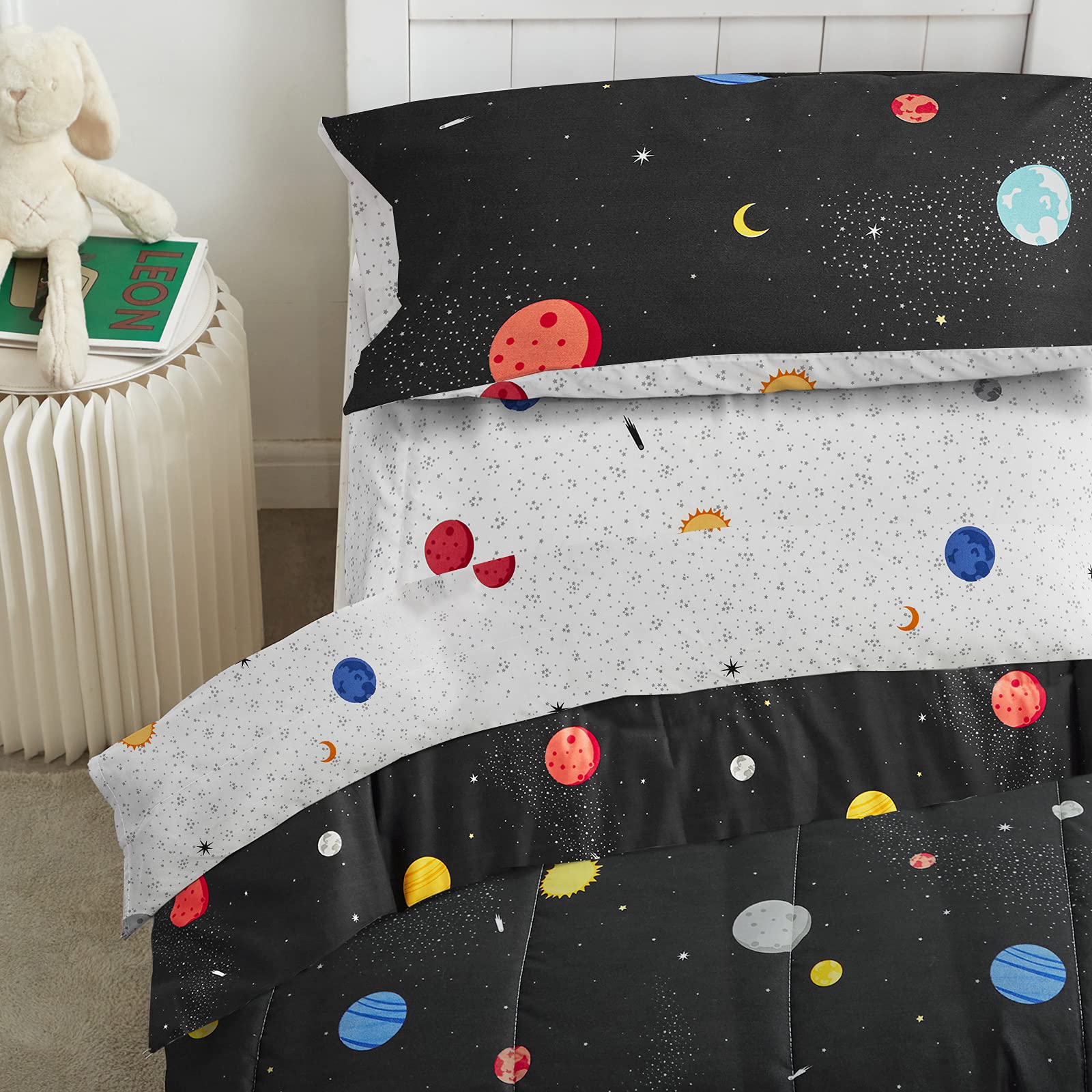 UOZZI 4-Piece Toddler Bedding Set - Black Space Theme with Stars & Planets | Soft Comforter, Fitted Sheet, Flat Sheet & Pillowcase | Perfect for Kids' Room, Nursery & Space-Themed Decor