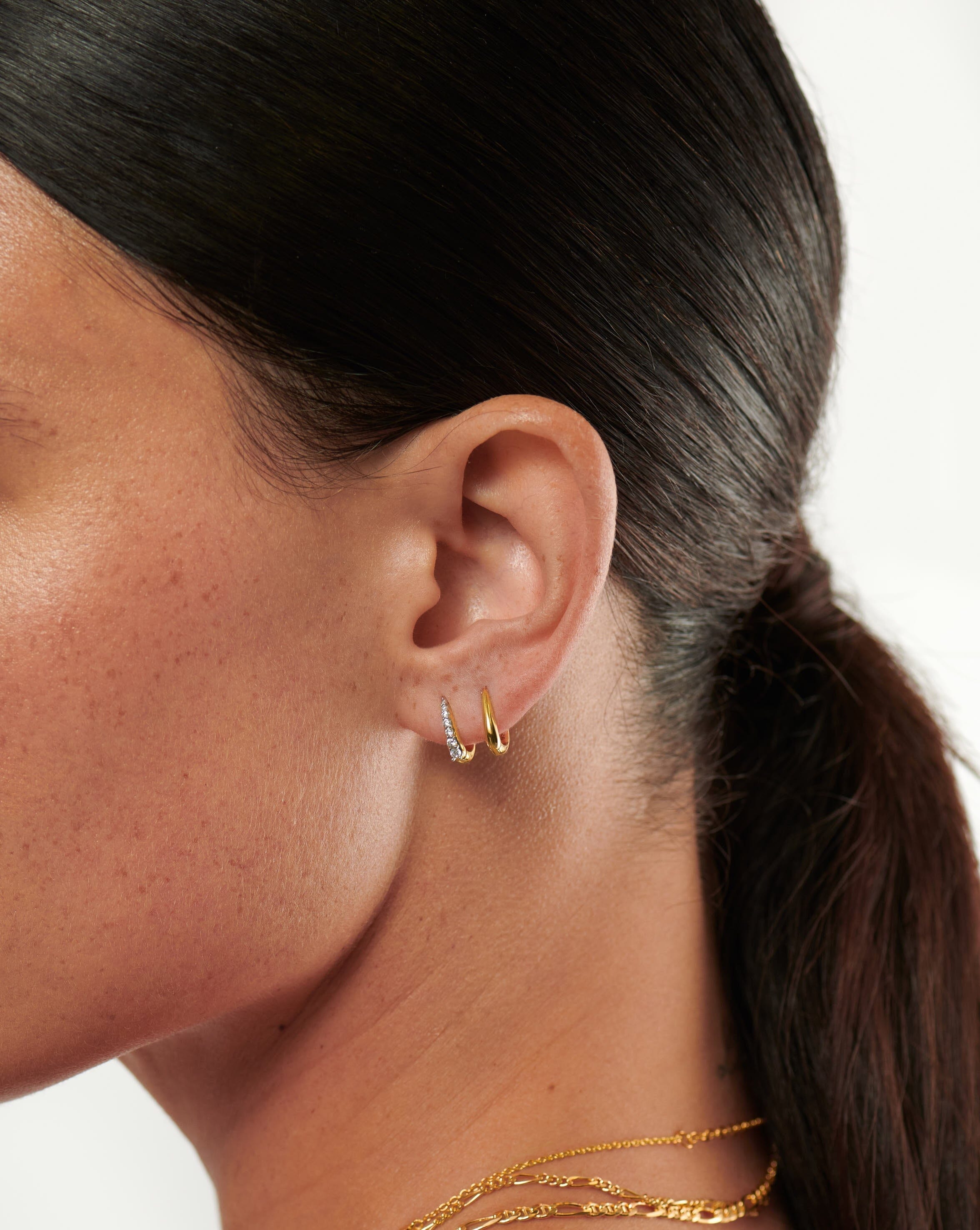 18K Gold Vermeil Claw Pave Huggie Hoop Earrings for Women | Elegant & Dainty Huggie Earrings Set | Perfect for Everyday Wear, Parties & Special Occasions