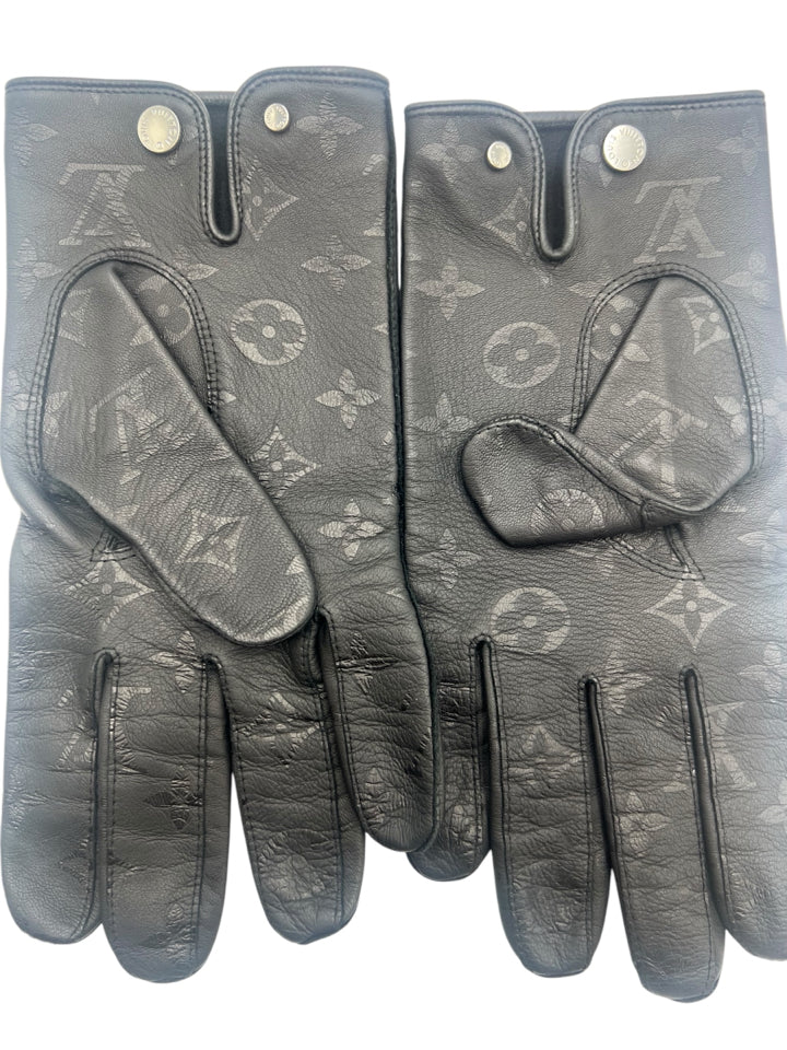 Louis Vuitton Monogram Eclipse Leather Gloves for Men & Women - Luxury Winter Fashion Accessory for Driving, Travel & Formal Events