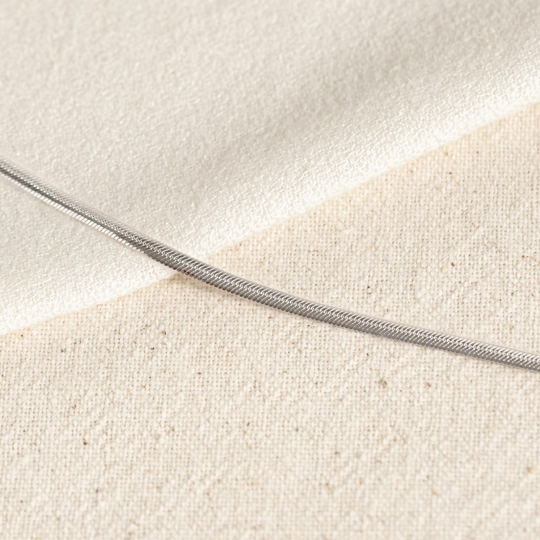 Elegant Silver Snake Chain Necklace for Women - Dainty & Hypoallergenic Jewelry Gift for Her - Perfect for Everyday Wear, Date Nights & Special Occasions