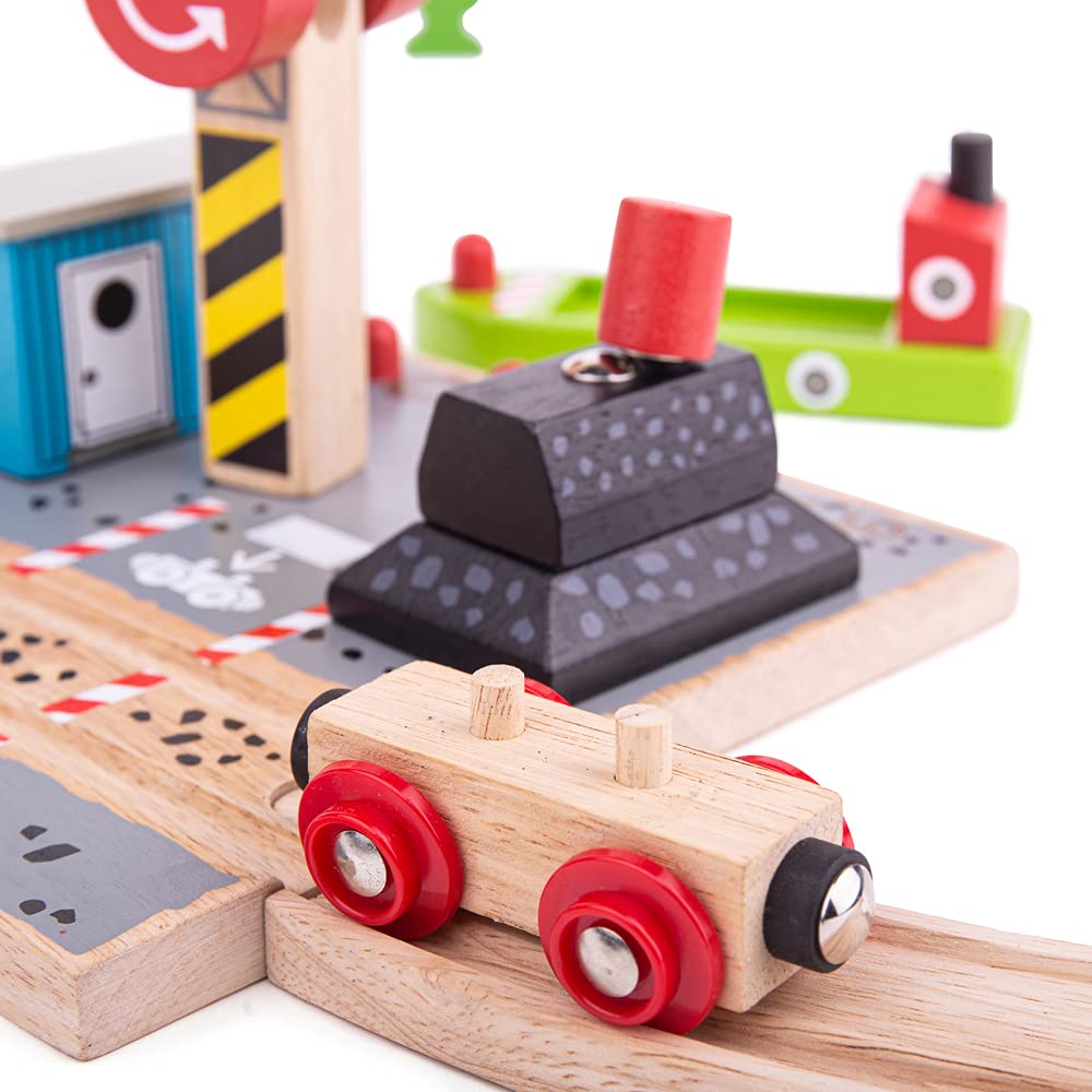 Bigjigs Rail Coal Canal Docks Wooden Train Track Accessories Set with Working Crane - Compatible with Kids Train Sets | Perfect for Imaginative Play & Wooden Railway Layouts