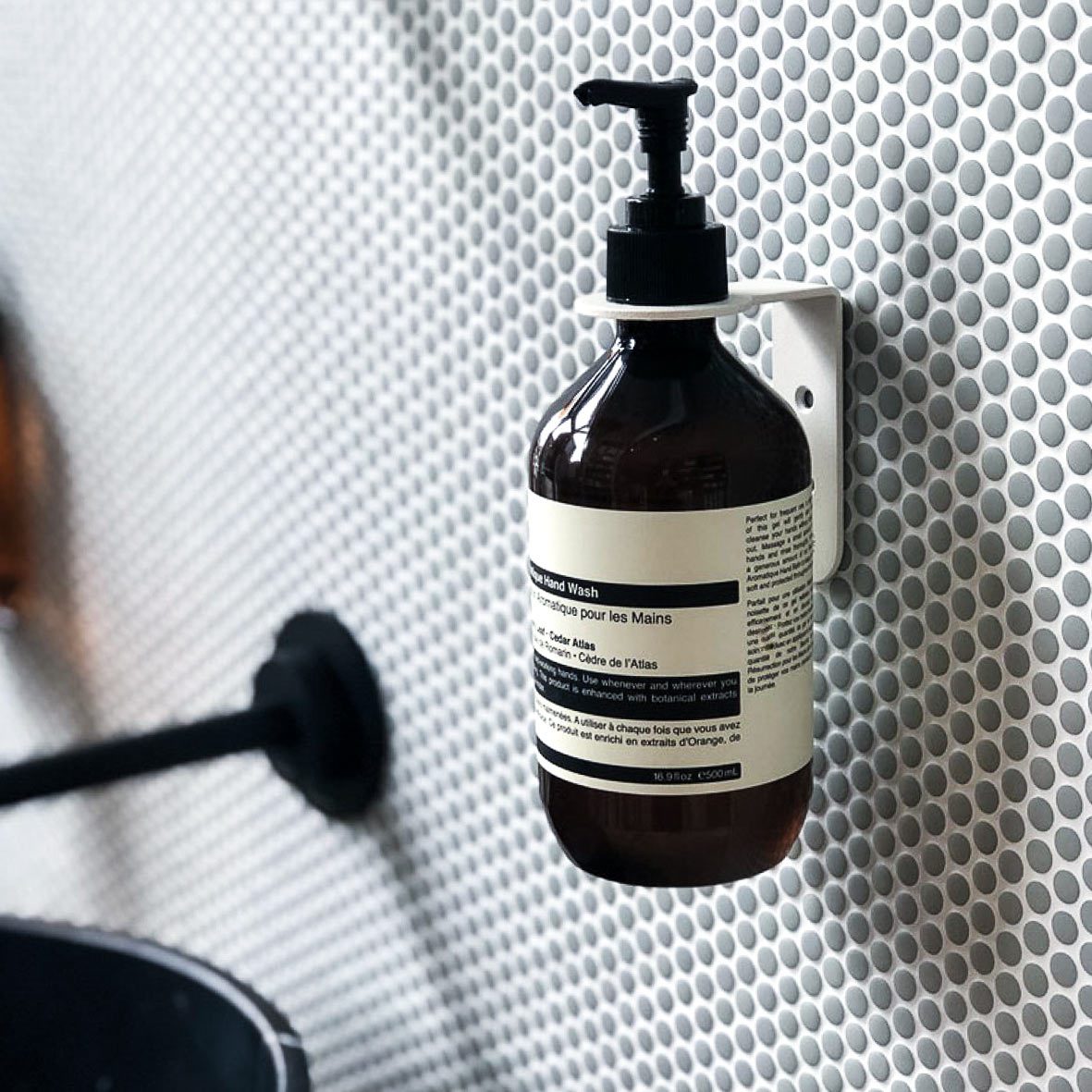 DESIGNSTUFF Floating Soap Dispenser Holder - White | Bathroom Organizer for Countertop or Wall Mount | Perfect for Modern Kitchen & Bathroom Decor