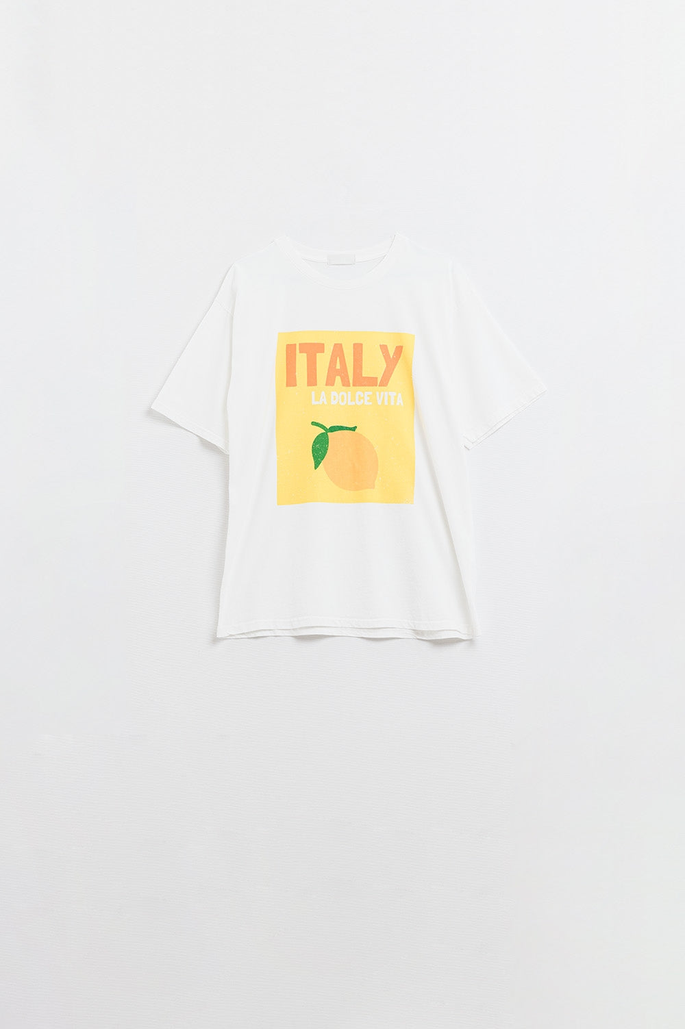 Blanc Italie Dolce Vita Graphic Lemon Print T-Shirt - Casual Summer Fashion for Women | Perfect for Beach Outings and Street Style