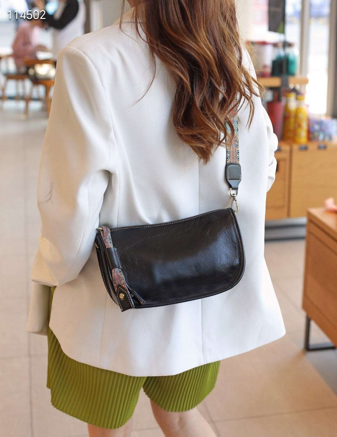 Stylish Small Leather Sling Bag for Women & Men - Crossbody Shoulder Bag with Adjustable Strap - Perfect for Travel, Shopping & Daily Use