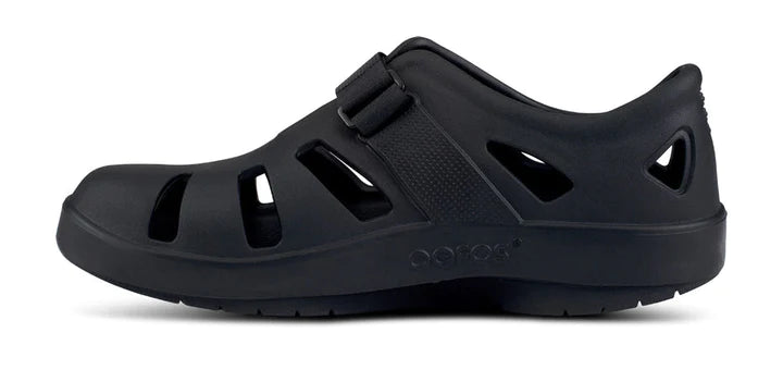 OOFOS Unisex Oocandoo Recovery Sandals - Black | Comfortable & Supportive Footwear for Men & Women | Perfect for Post-Workout, Beach & Everyday Wear