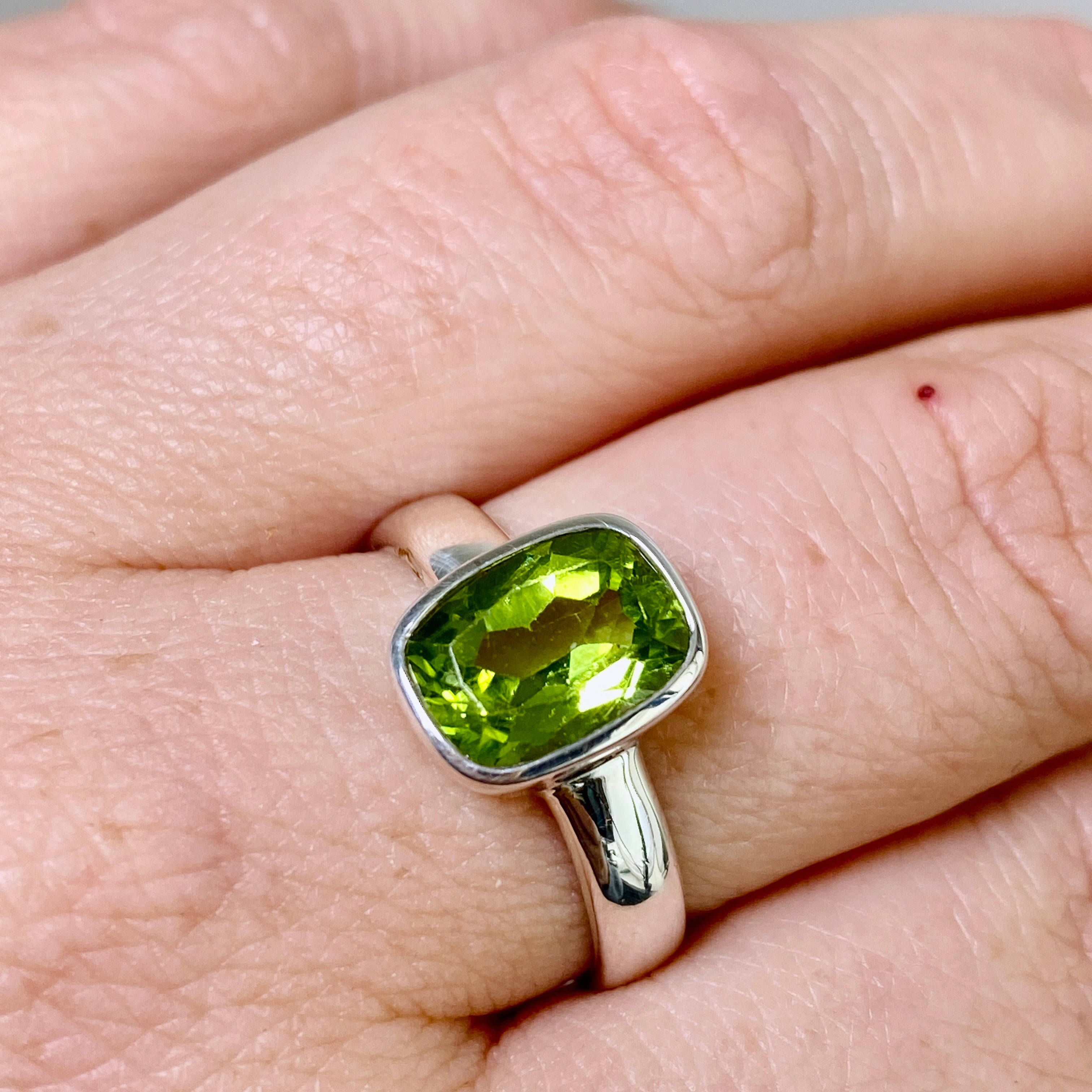 Peridot Rectangular Faceted Ring - Size 8 - PRGJ844 - Elegant Green Gemstone Jewelry for Women, Perfect for Weddings, Parties & Everyday Wear