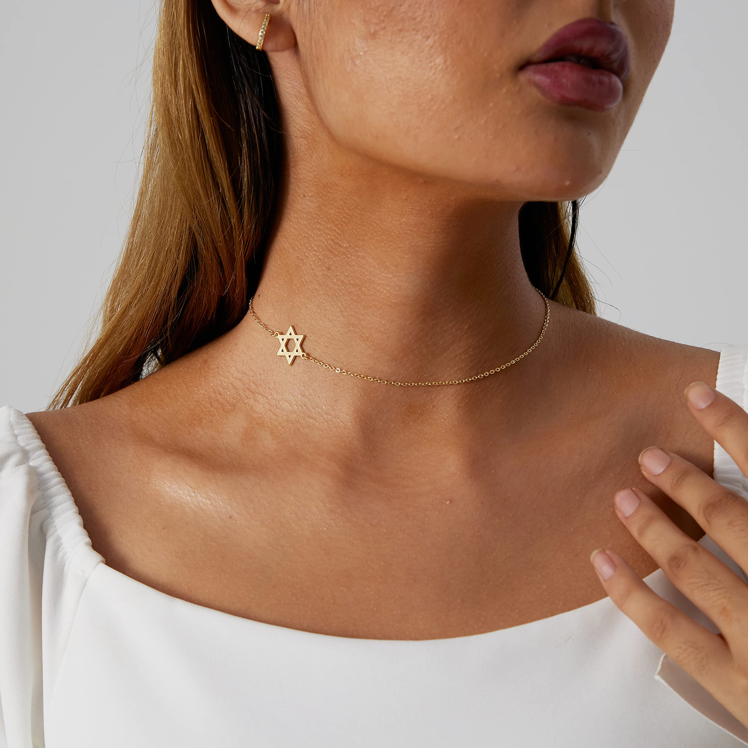 Tasiso 14K Gold Moon and Star Pendant Necklace for Women - Dainty Crescent Moon & Tiny Star Charm Minimalist Jewelry | Perfect for Everyday Wear, Date Nights & Gift Giving