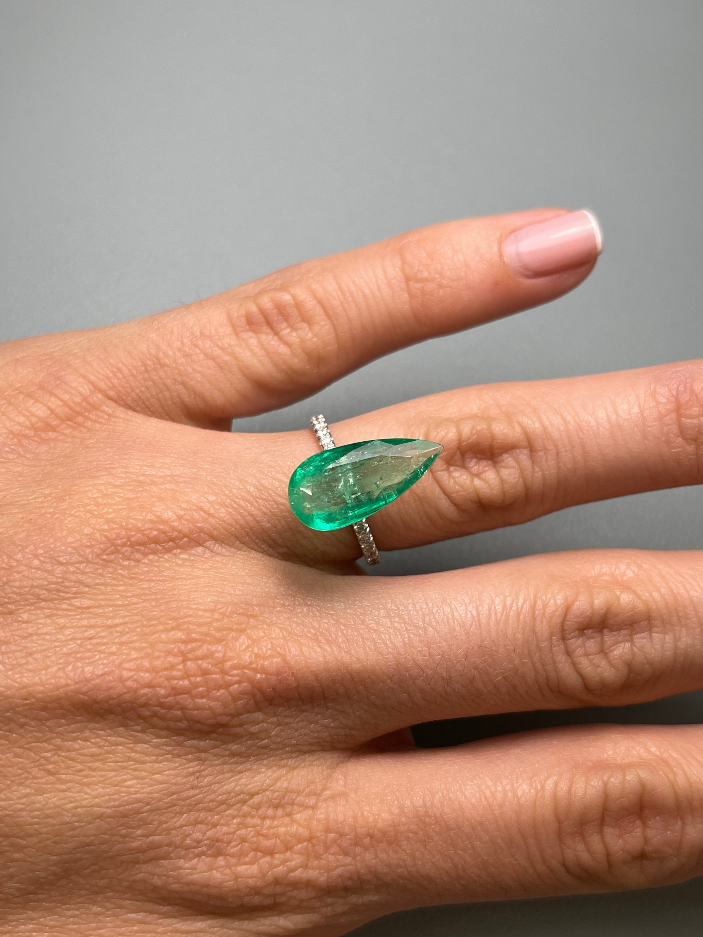 6.27 Carat 19x9mm Elongated Natural Loose Colombian Emerald Pear Cut Gemstone for Jewelry Making, Engagement Rings & Luxury Gifts