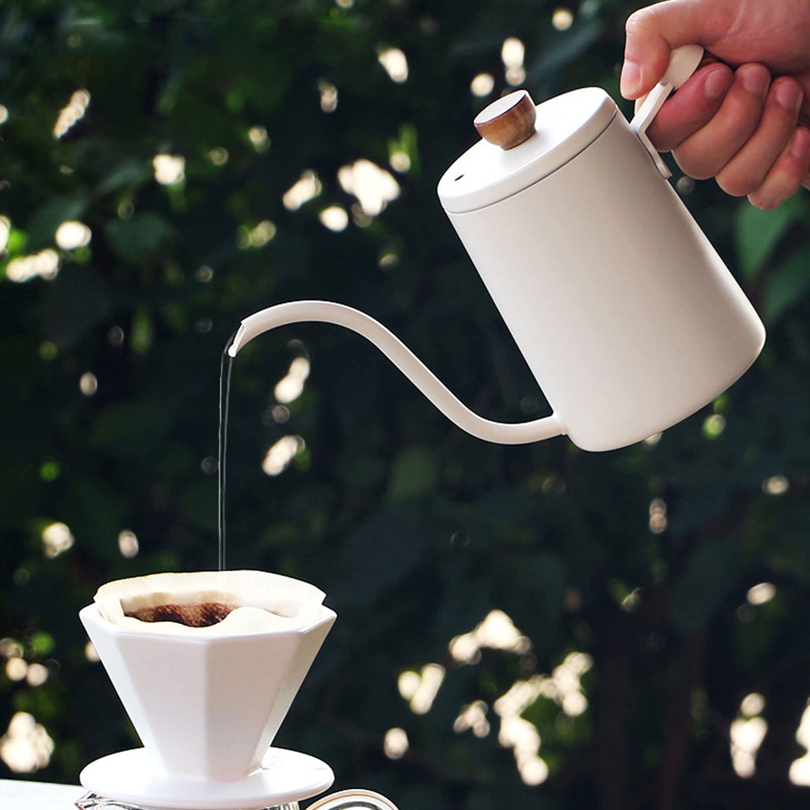 600ML Stainless Steel Coffee Hand Drip Pot with Wooden Handle - 304 Food Grade for Bar, Kitchen & Cafe Use - Perfect for Pour Over Coffee, French Press & Cold Brew (Beige)