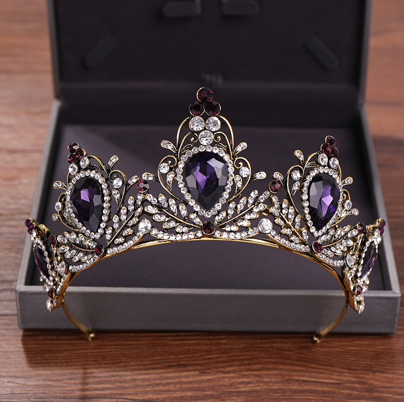 Elegant Red Carpet Tiara - Timeless Princess Crown for Weddings, Prom & Special Occasions