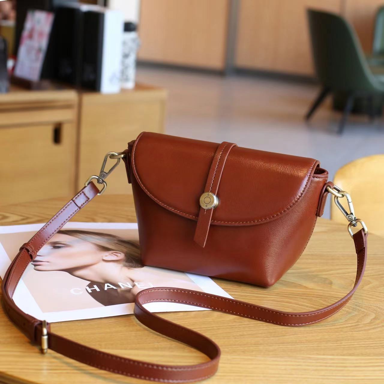Stylish Mini Shell Crossbody Bag for Women - Trendy Small Shoulder Purse - Perfect for Parties, Travel & Everyday Use