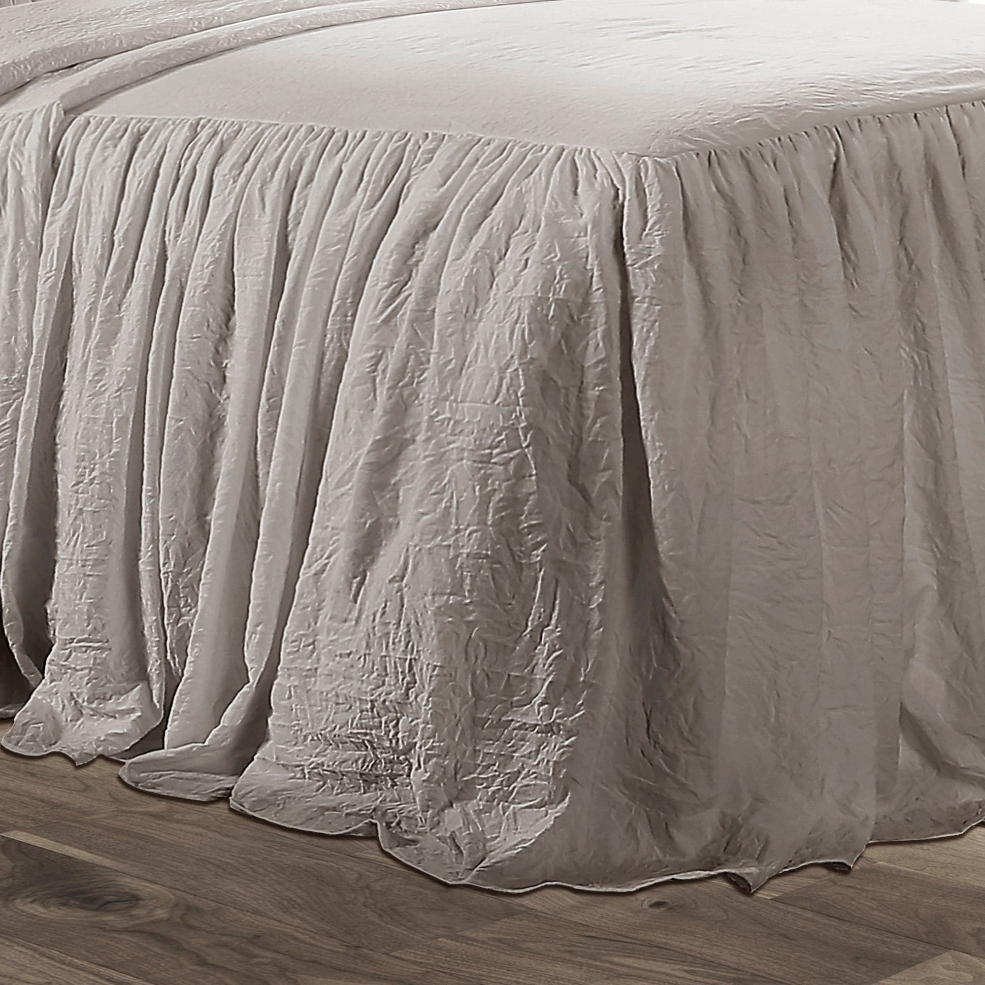 Elegant Ruffle Skirt Bedspread Set - Soft & Stylish Queen Size Bedding for Girls & Women - Perfect for Bedroom Decor, Guest Rooms & Cozy Home Styling