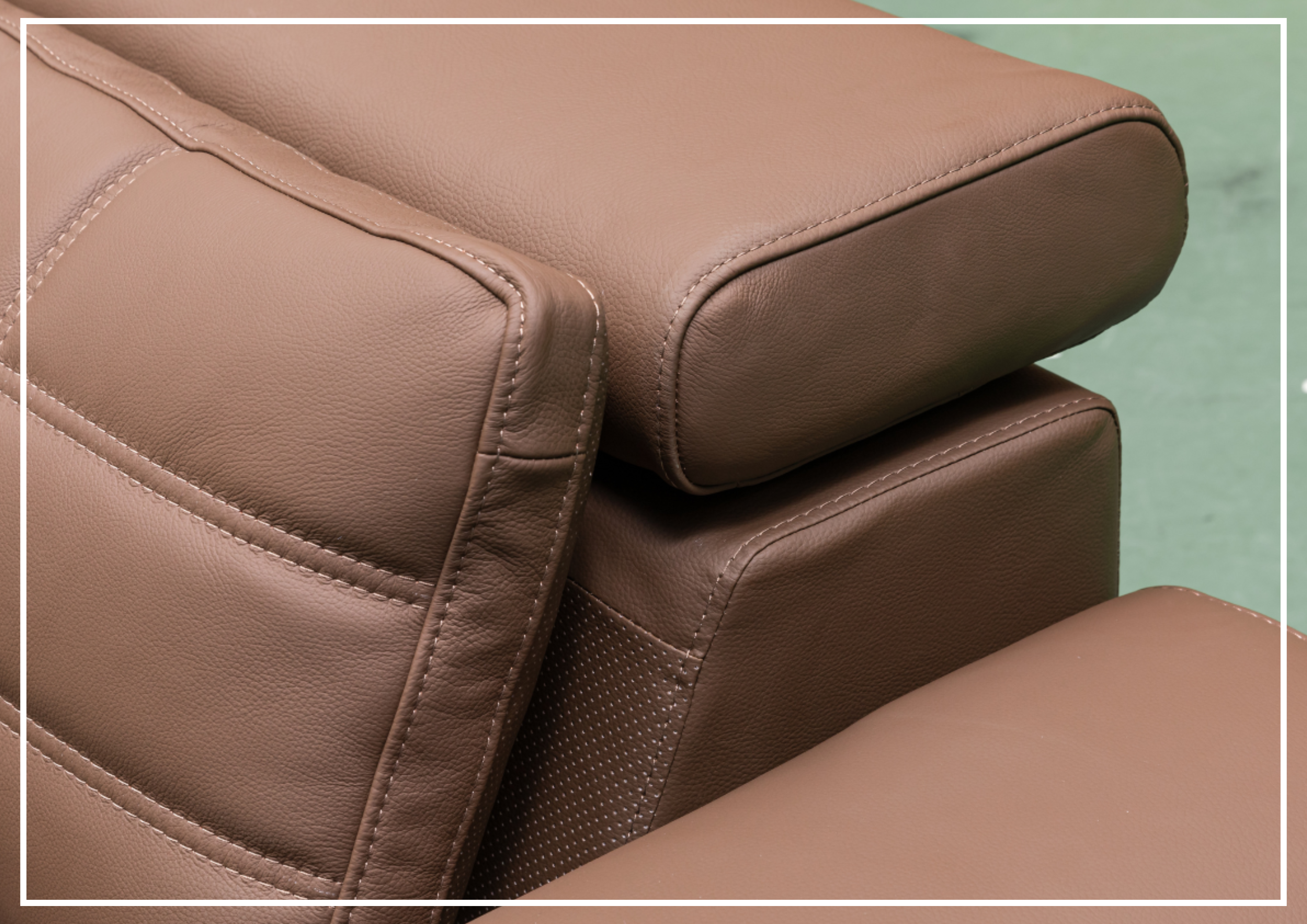 Klaussner Orlano 3-Seater Brown Leather Power Reclining Sofa - Comfortable Electric Recliner for Living Room, Home Theater & Family Room Relaxation