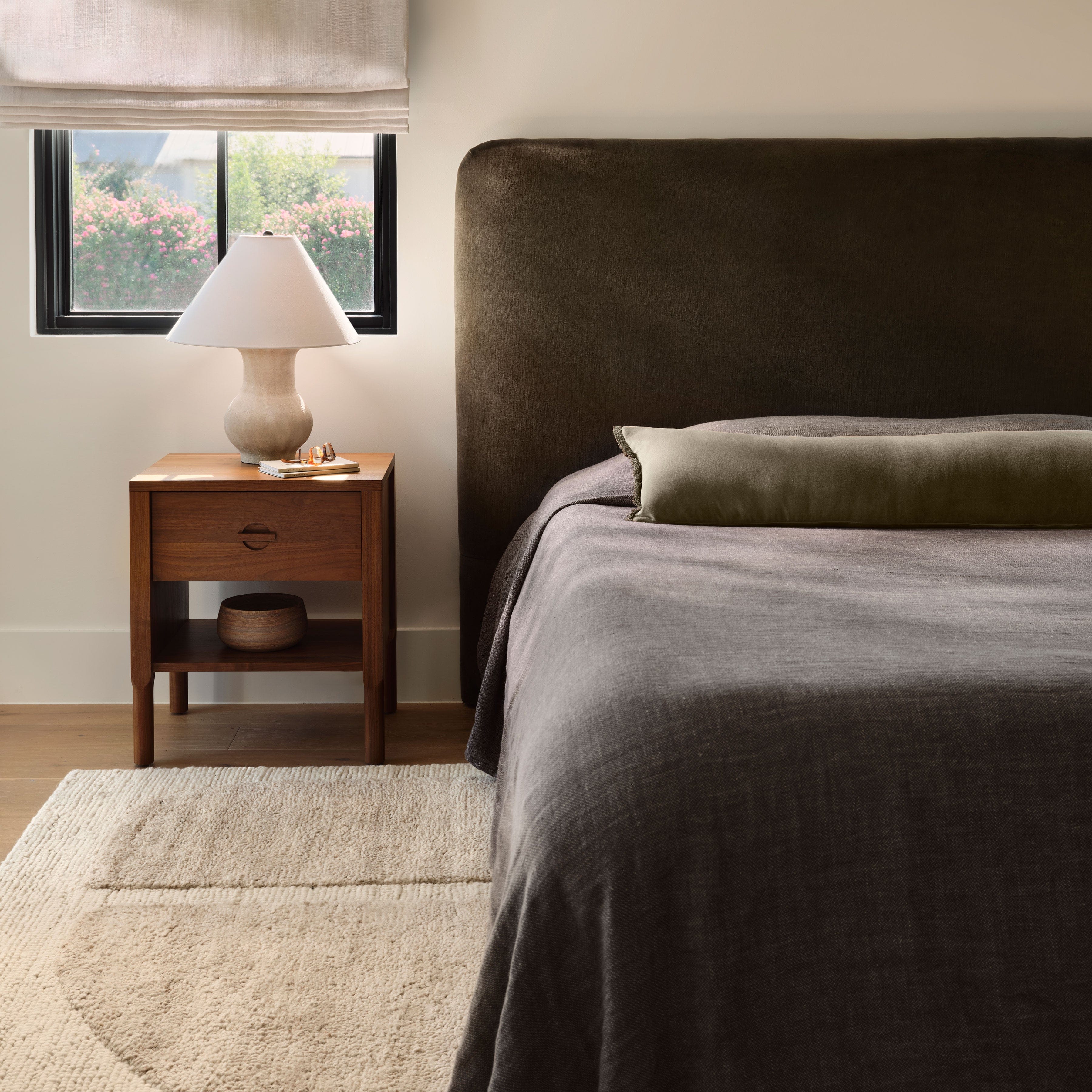Alpine Bed with Low Headboard - Modern Minimalist Wooden Platform Bed Frame for Bedroom - Perfect for Small Spaces, Apartments, and Guest Rooms