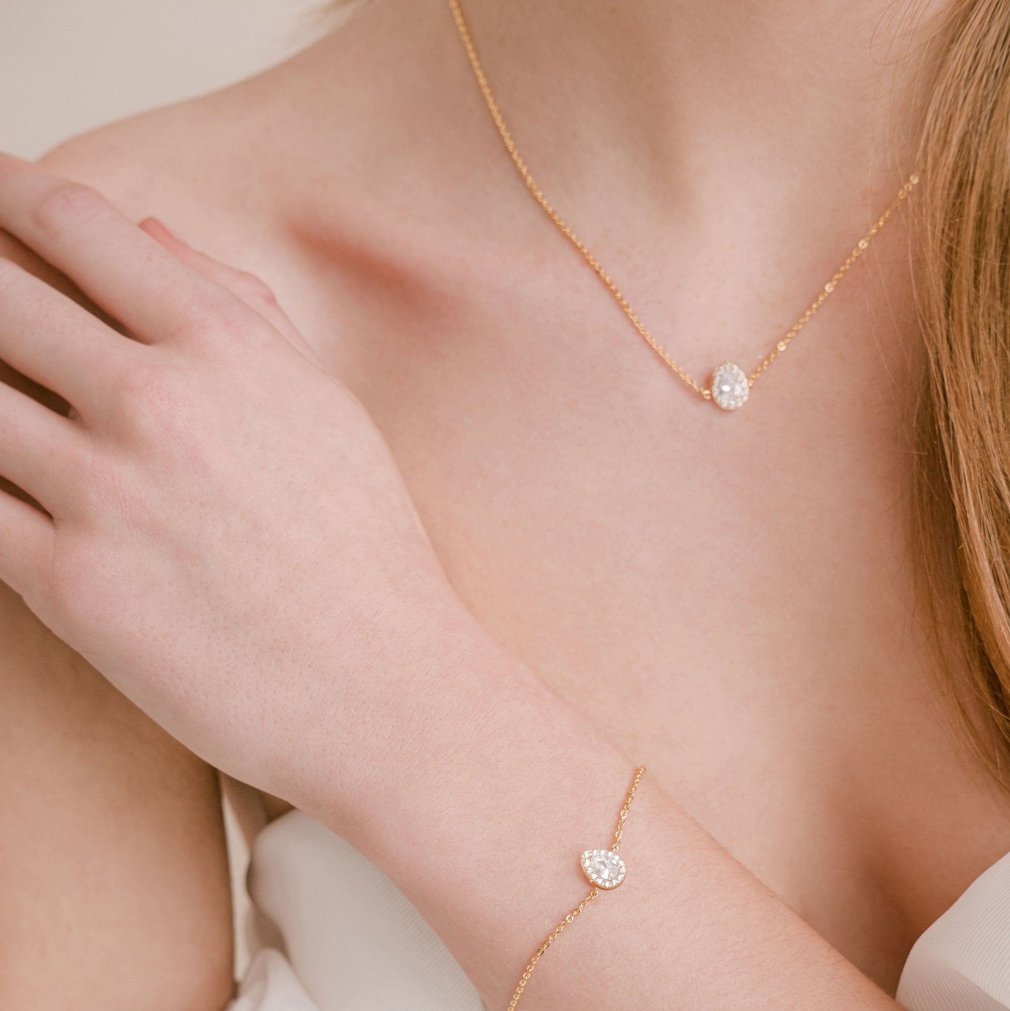 Minimalist Pear Zirconia Chain Necklace in Gold - Elegant & Timeless Jewelry for Women, Perfect for Everyday Wear, Parties & Special Occasions